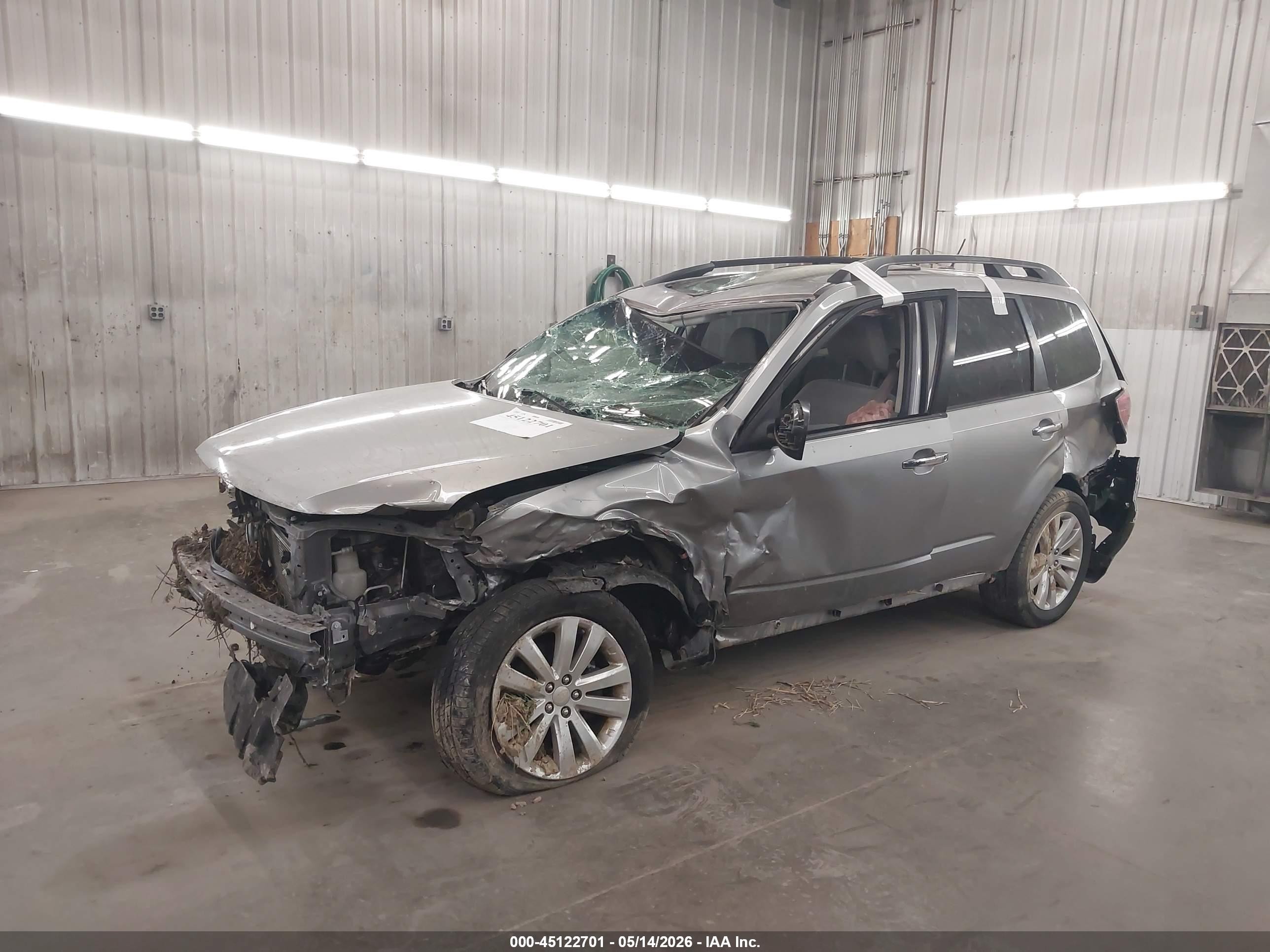2011 Subaru Forester 2.5x Premium Silver vin: JF2SHBDC7BH725019