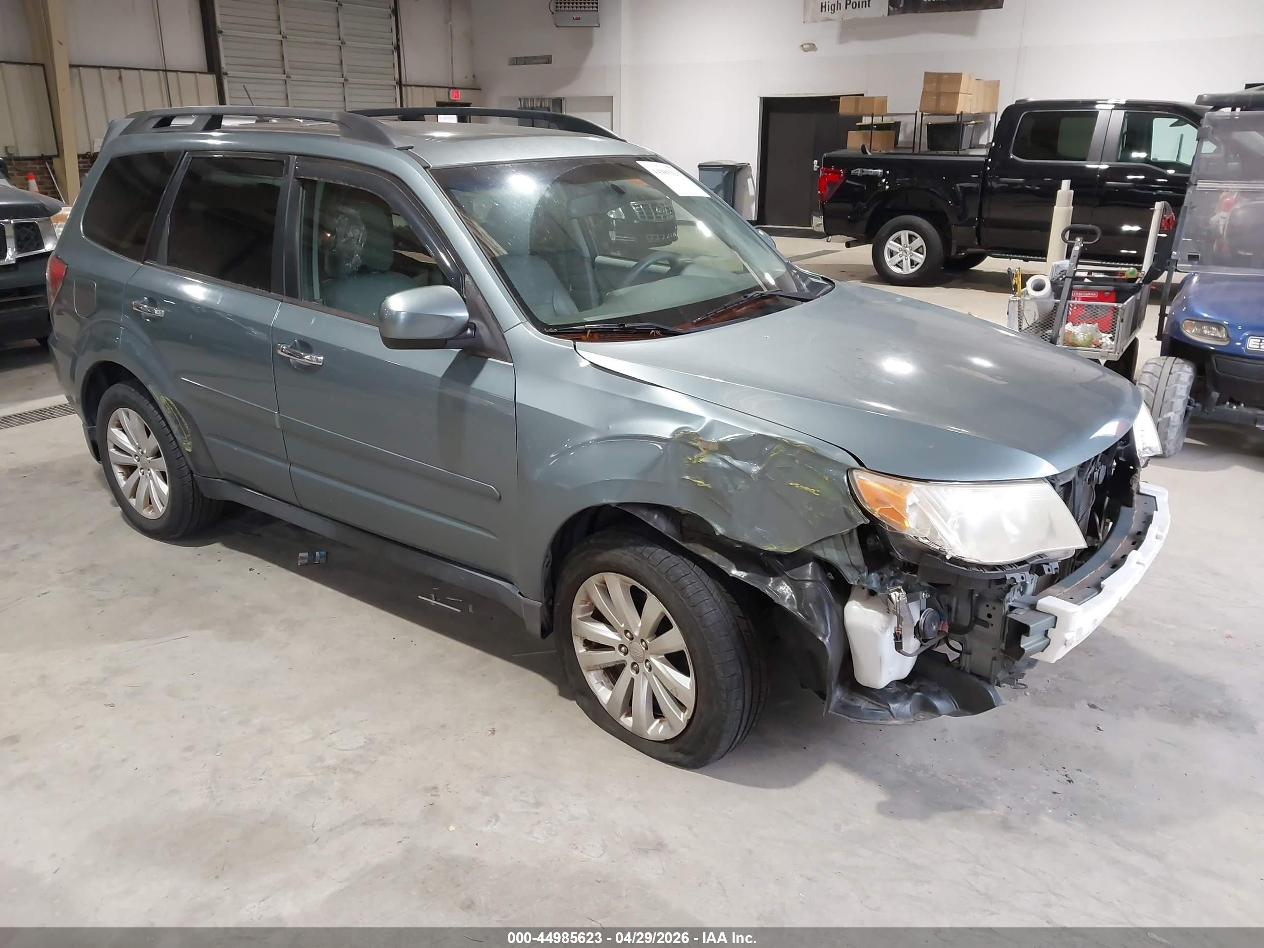 2012 Subaru Forester 2.5x Premium Blue vin: JF2SHBDC7CH434912