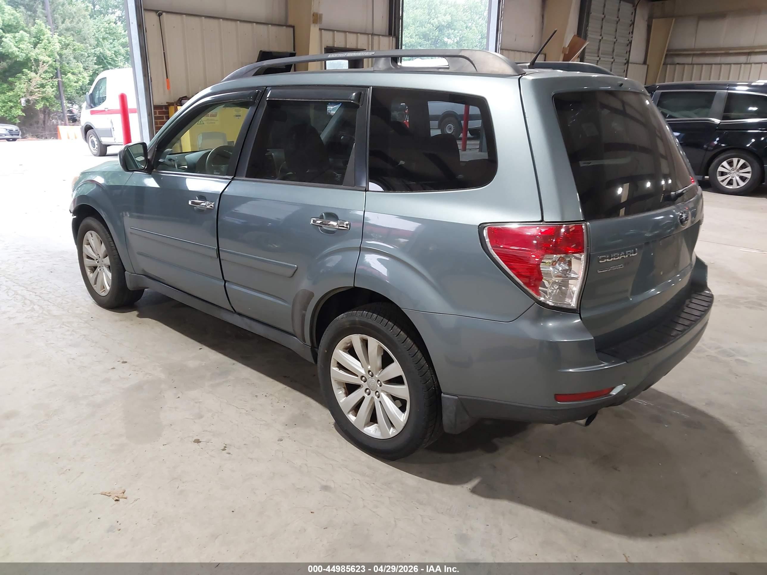 2012 Subaru Forester 2.5x Premium Blue vin: JF2SHBDC7CH434912