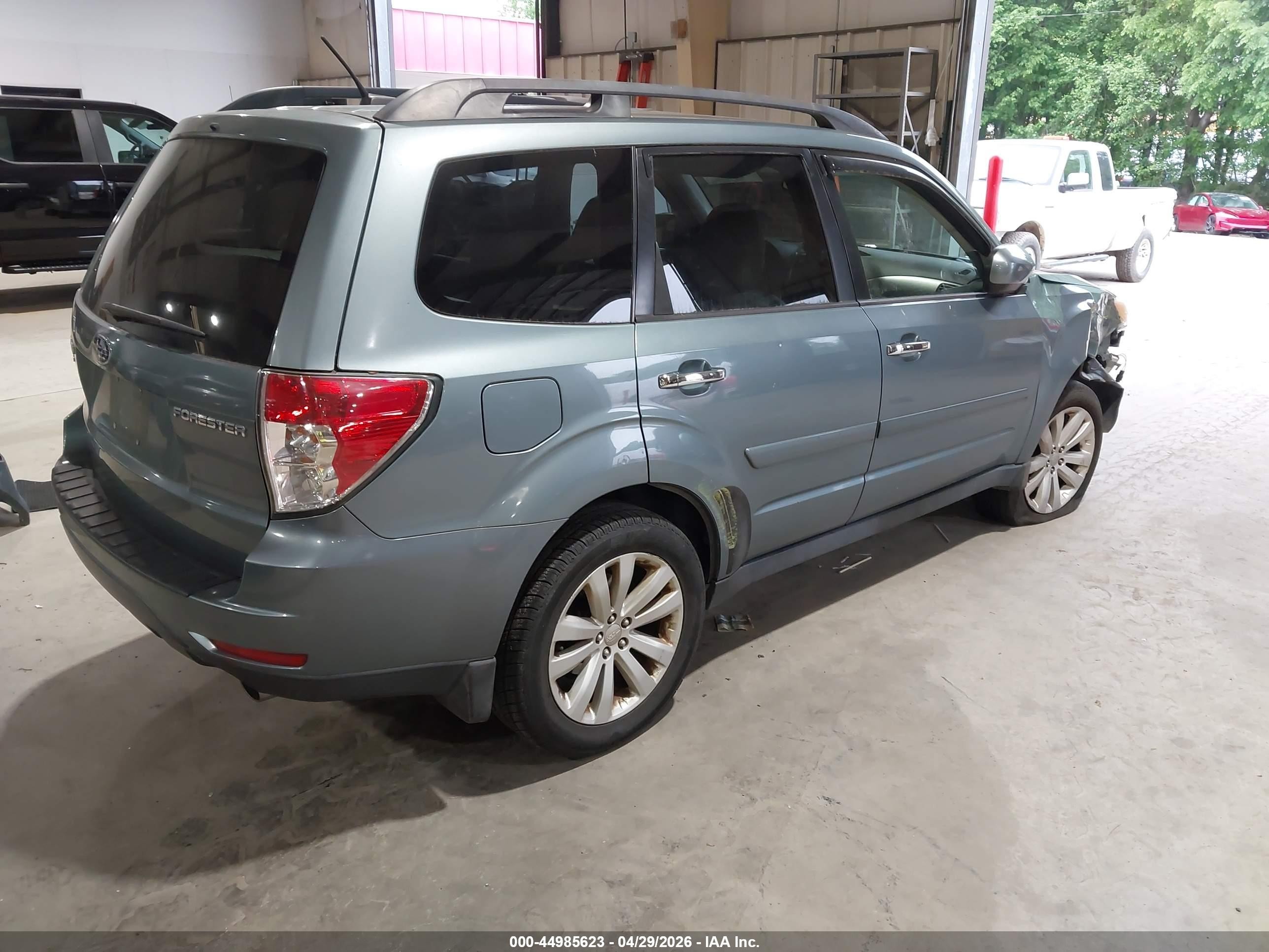 2012 Subaru Forester 2.5x Premium Blue vin: JF2SHBDC7CH434912