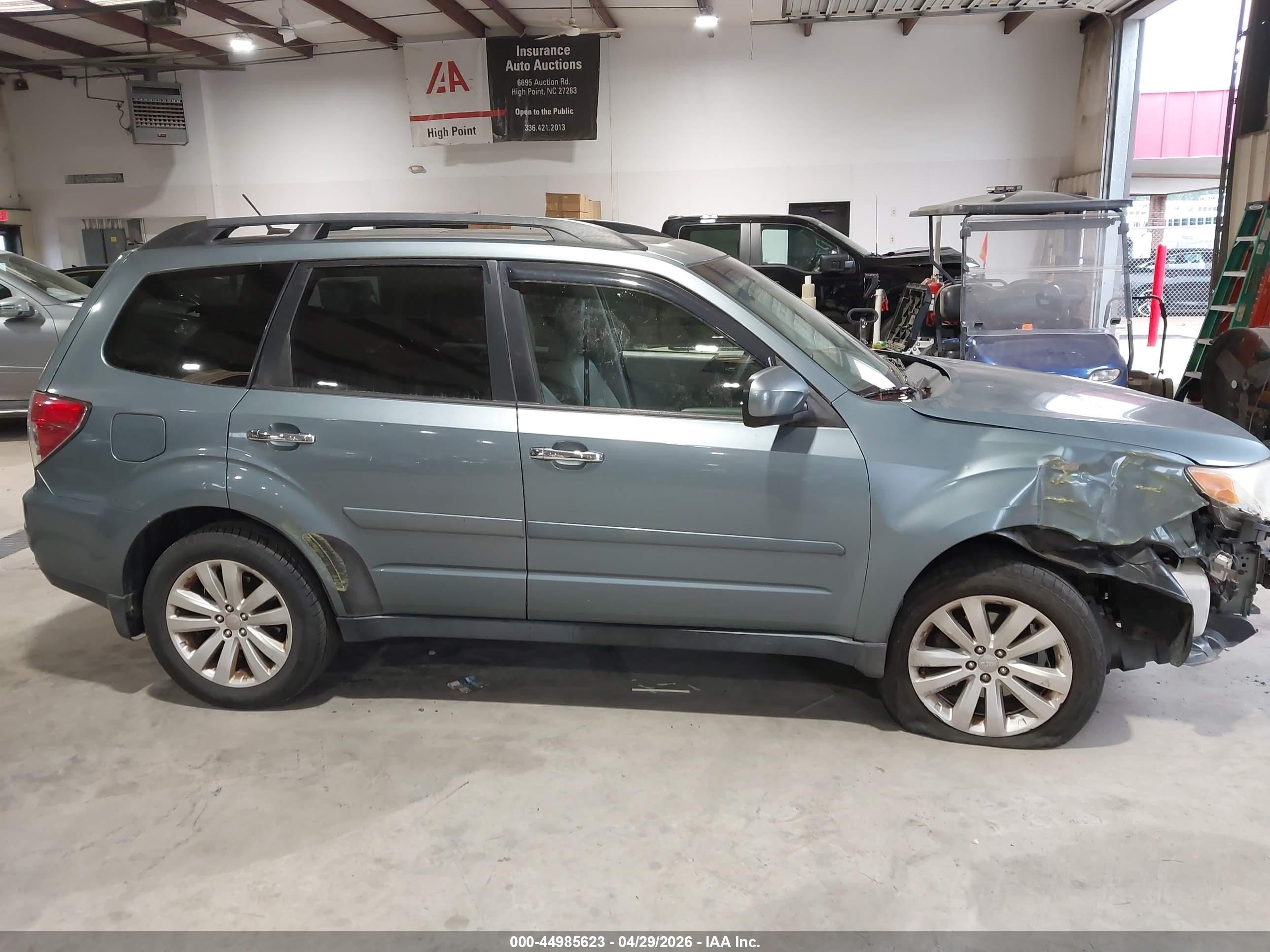 2012 Subaru Forester 2.5x Premium Blue vin: JF2SHBDC7CH434912