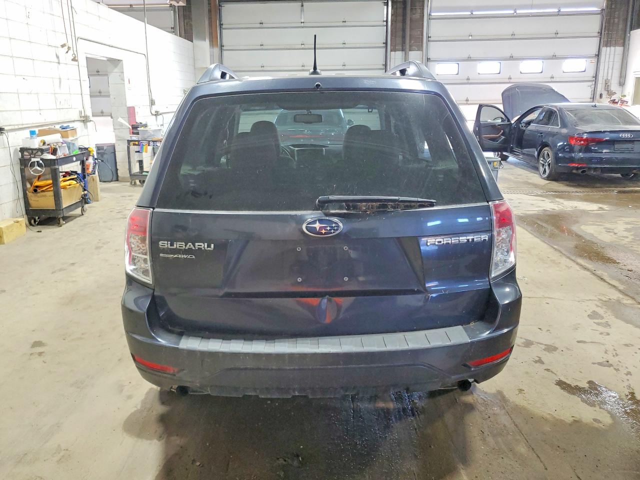 2011 Subaru Forester 2.5x Premium Gray vin: JF2SHBDC8BH751371