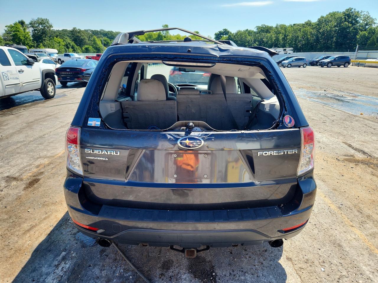 2011 Subaru Forester 2.5x Premium Gray vin: JF2SHBDC8BH759440