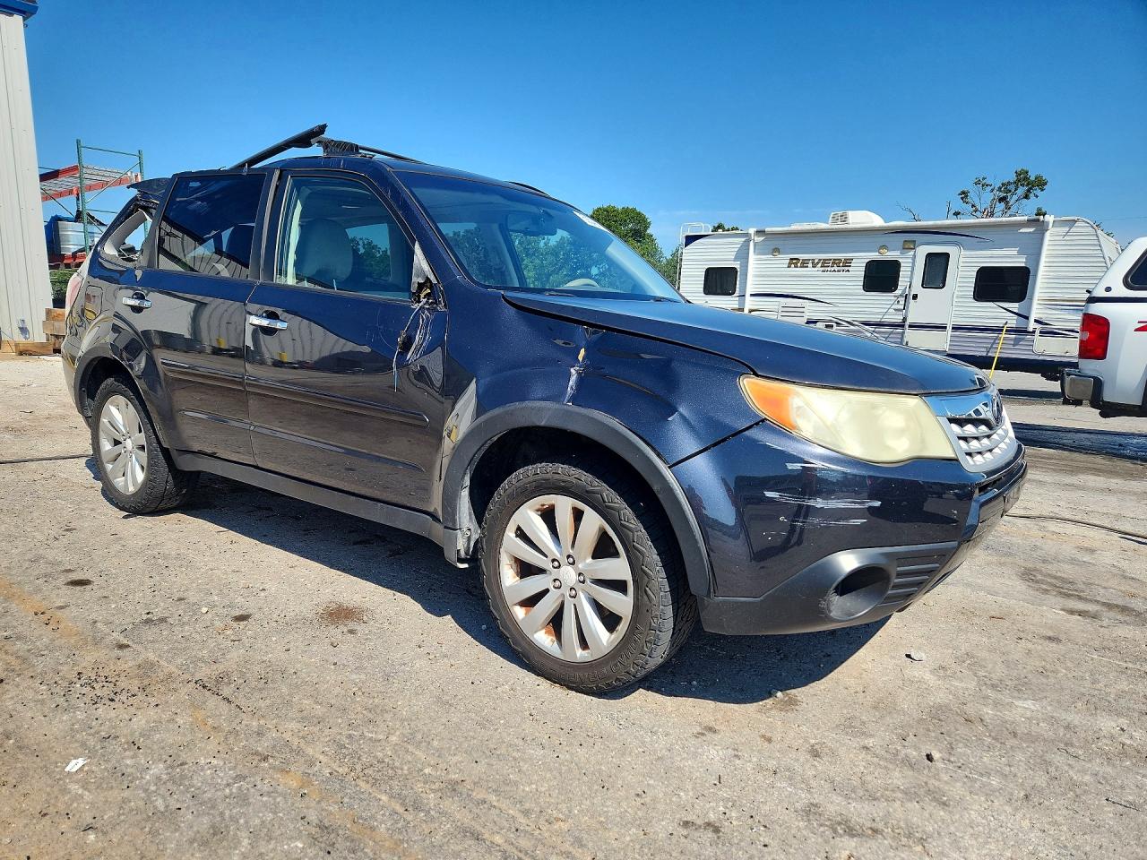 2011 Subaru Forester 2.5x Premium Gray vin: JF2SHBDC8BH759440