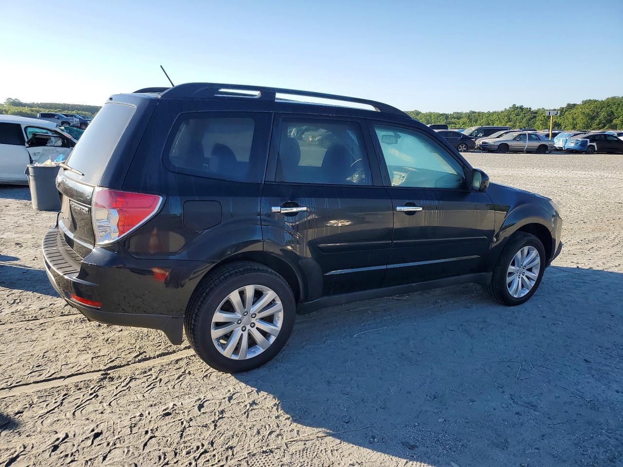 2012 Subaru Forester 2.5x Premium Black vin: JF2SHBDC8CH409730