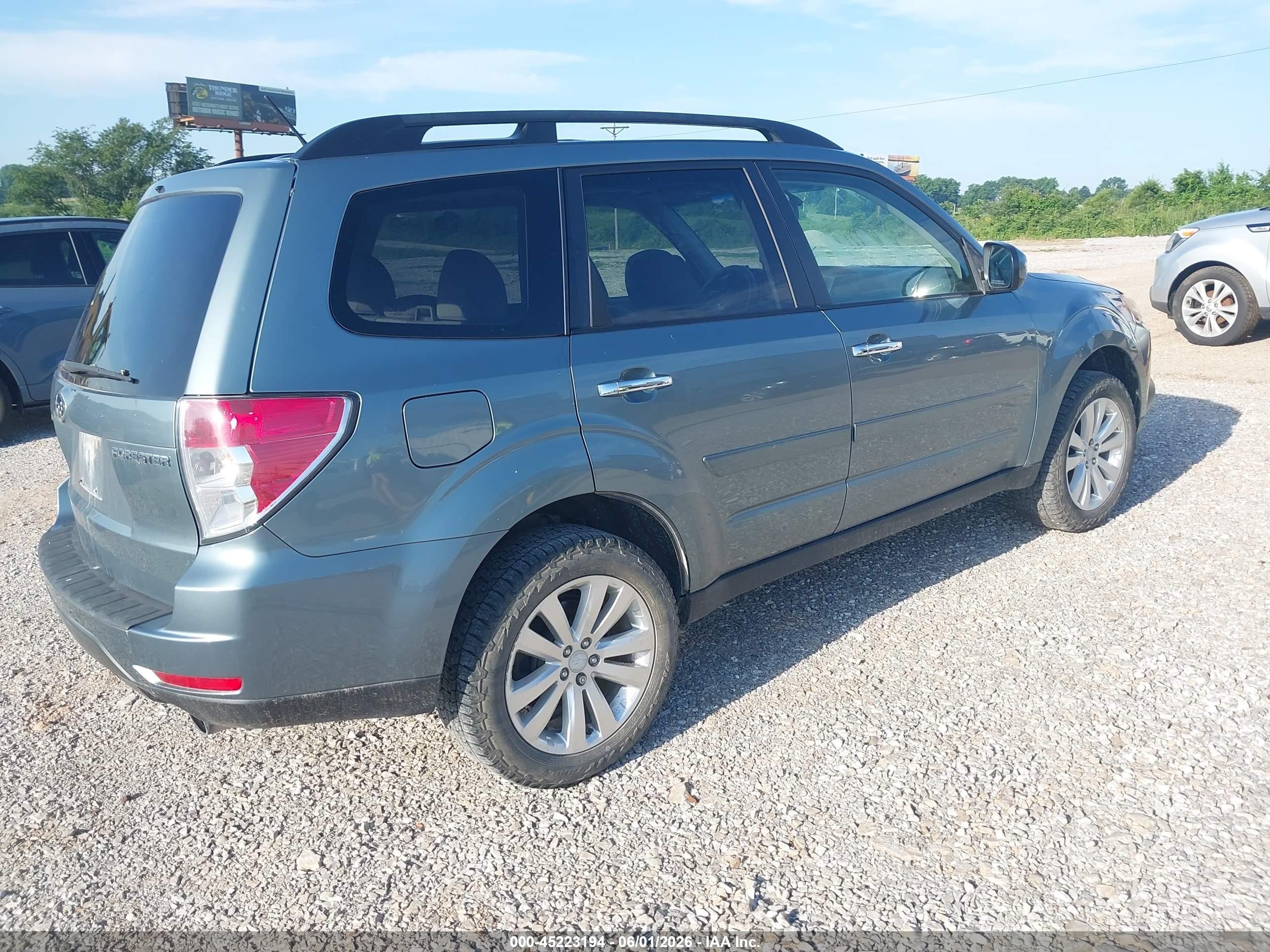2012 Subaru Forester 2.5x Premium Зеленый vin: JF2SHBDC8CH431954