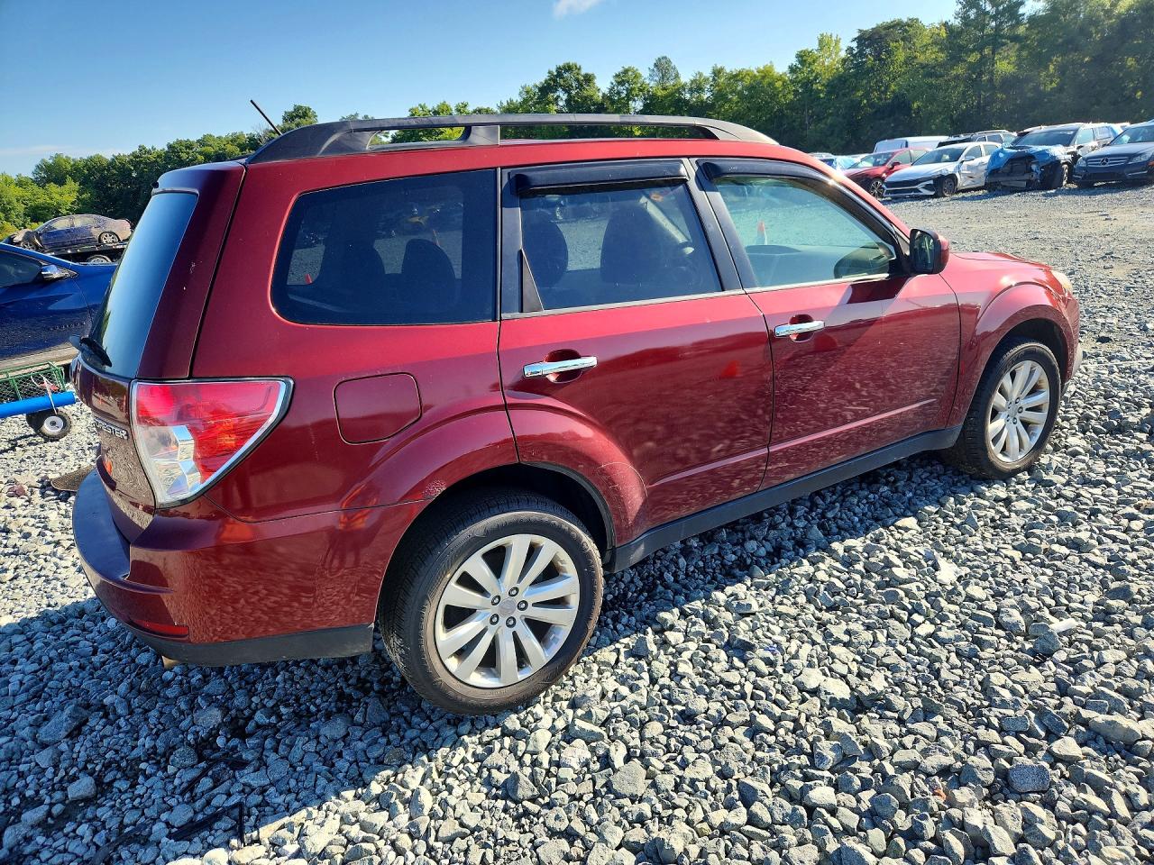 2012 Subaru Forester 2.5x Premium Red vin: JF2SHBDC8CH446938