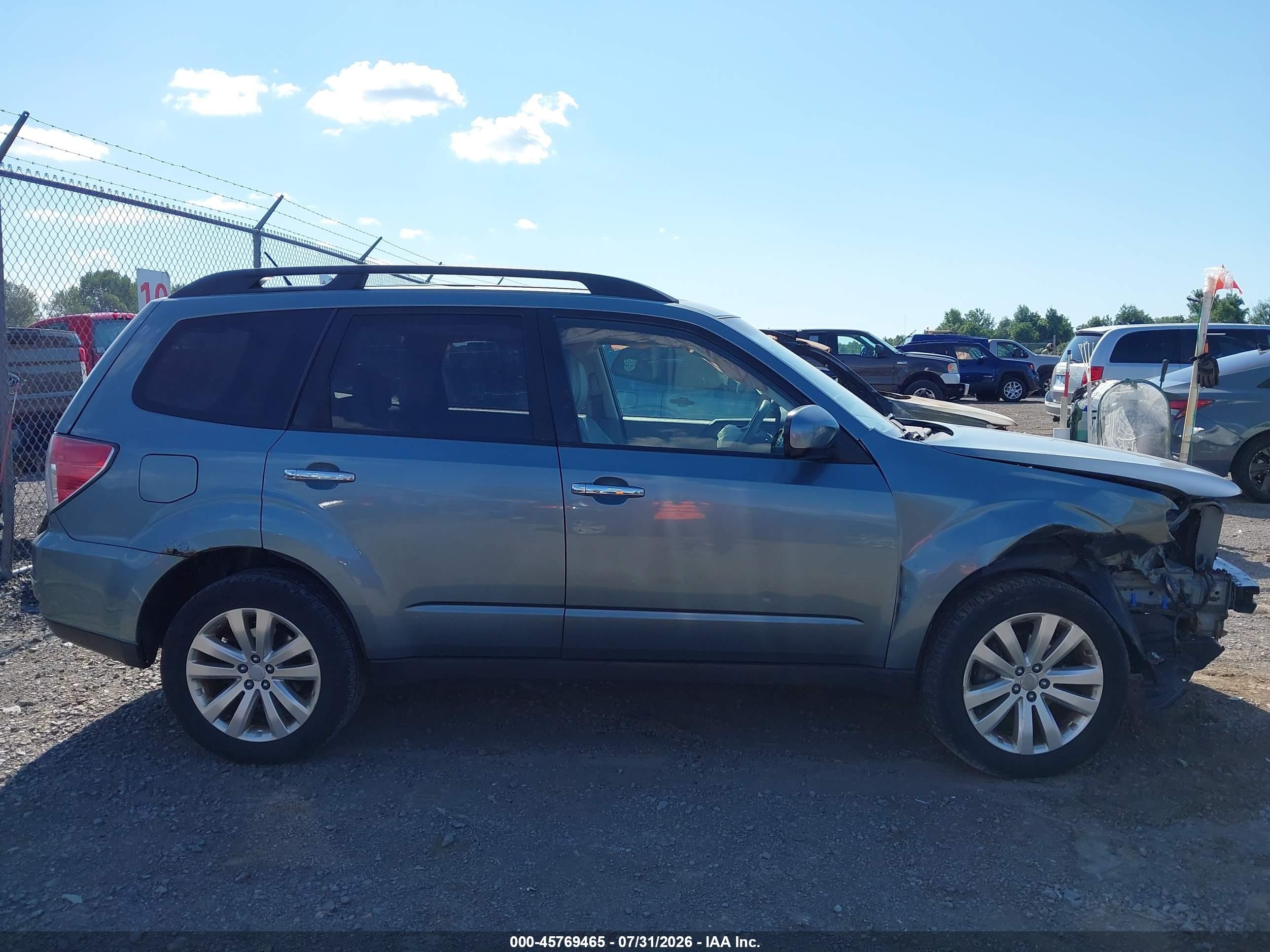 2011 Subaru Forester 2.5x Premium Blue vin: JF2SHBDC9BH718668