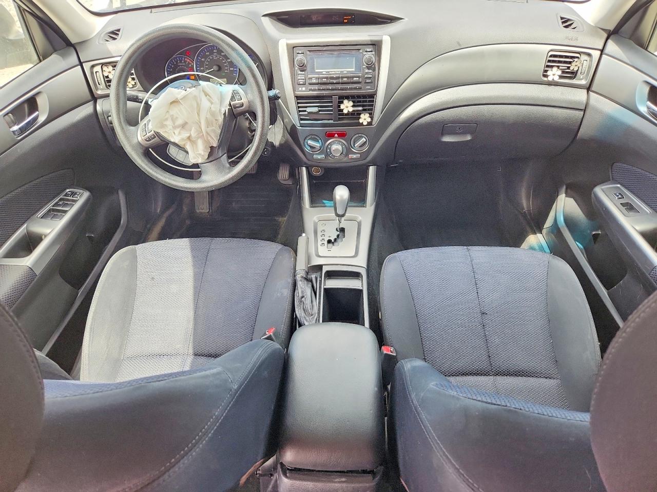 2011 Subaru Forester 2.5x Premium Silver vin: JF2SHBDC9BH750729
