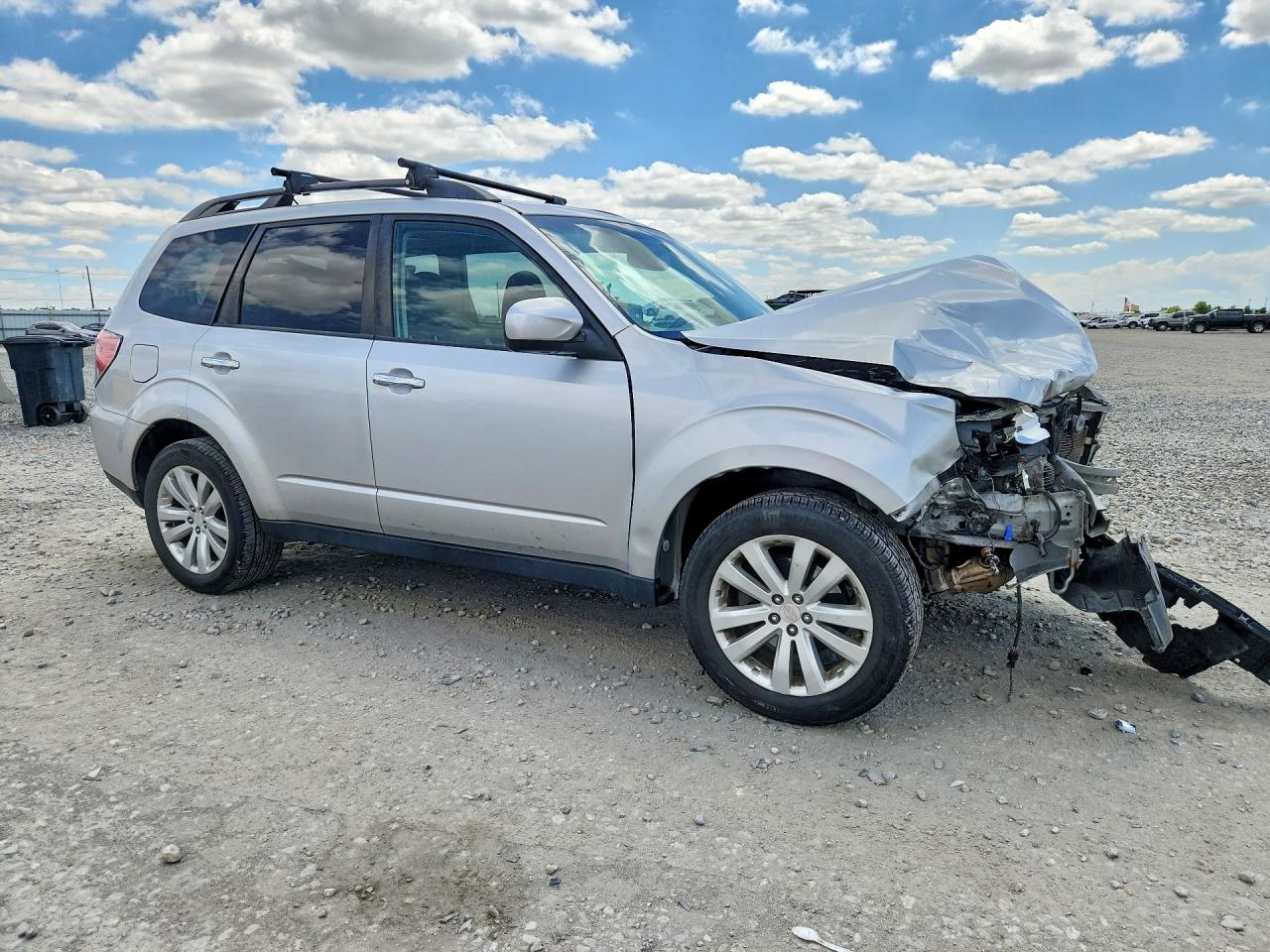2011 Subaru Forester 2.5x Premium Silver vin: JF2SHBDC9BH750729
