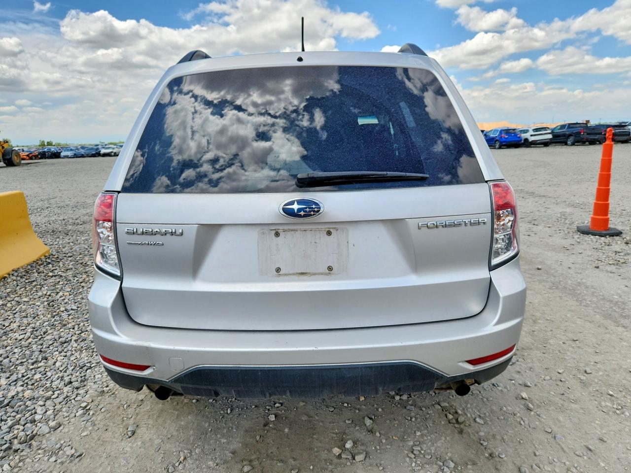 2011 Subaru Forester 2.5x Premium Silver vin: JF2SHBDC9BH750729