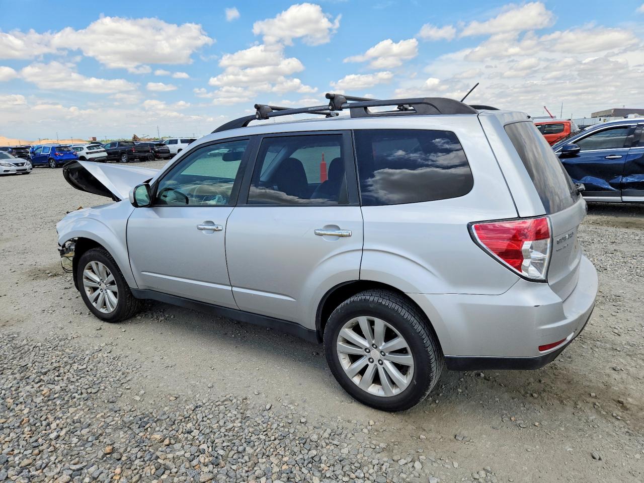 2011 Subaru Forester 2.5x Premium Silver vin: JF2SHBDC9BH750729