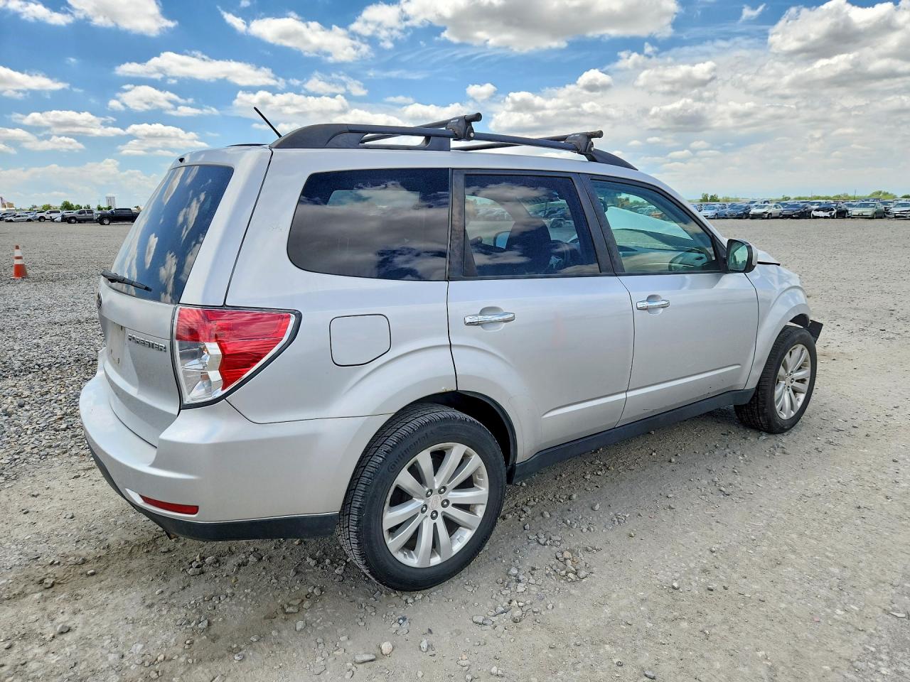 2011 Subaru Forester 2.5x Premium Silver vin: JF2SHBDC9BH750729