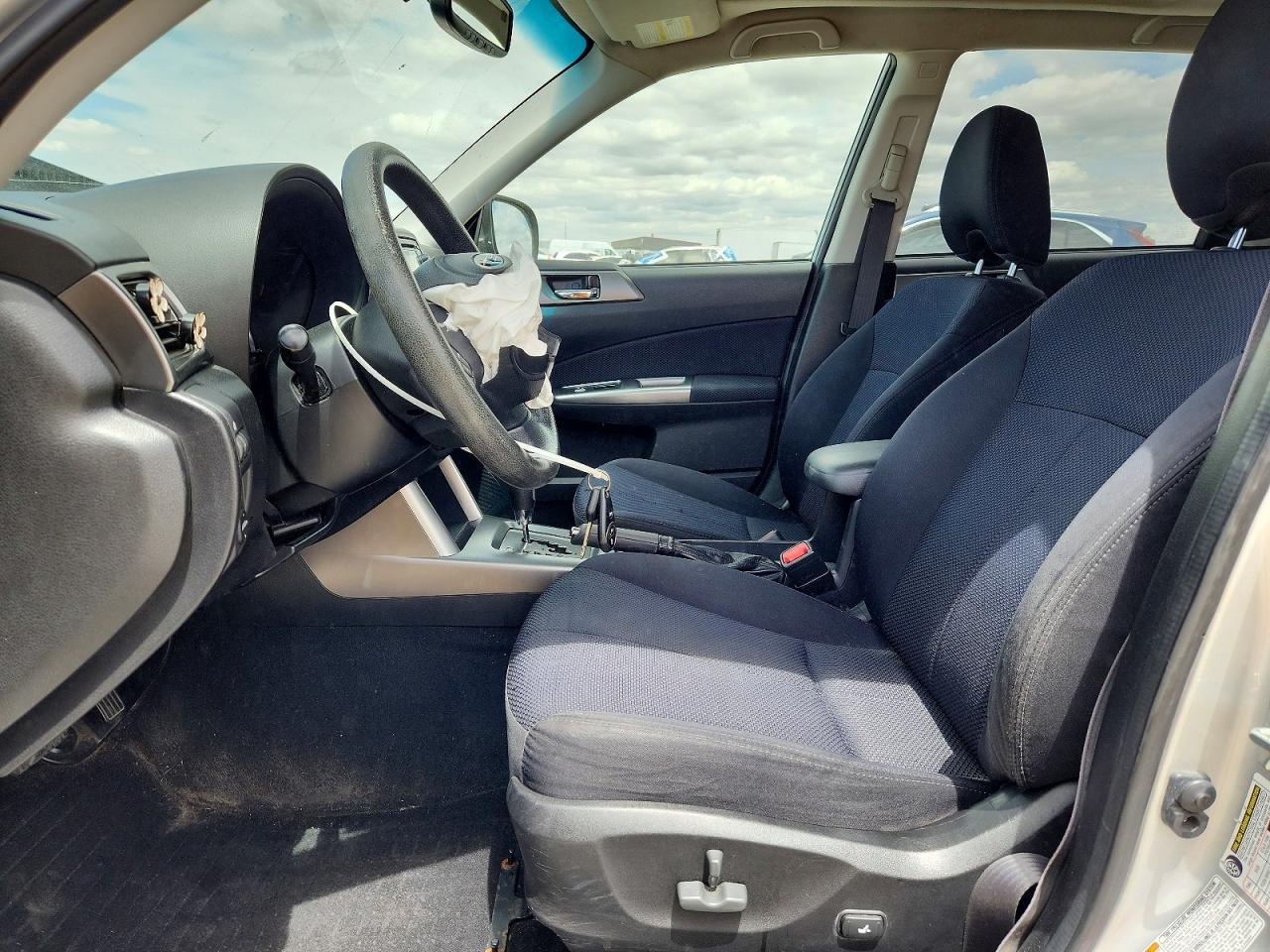 2011 Subaru Forester 2.5x Premium Silver vin: JF2SHBDC9BH750729