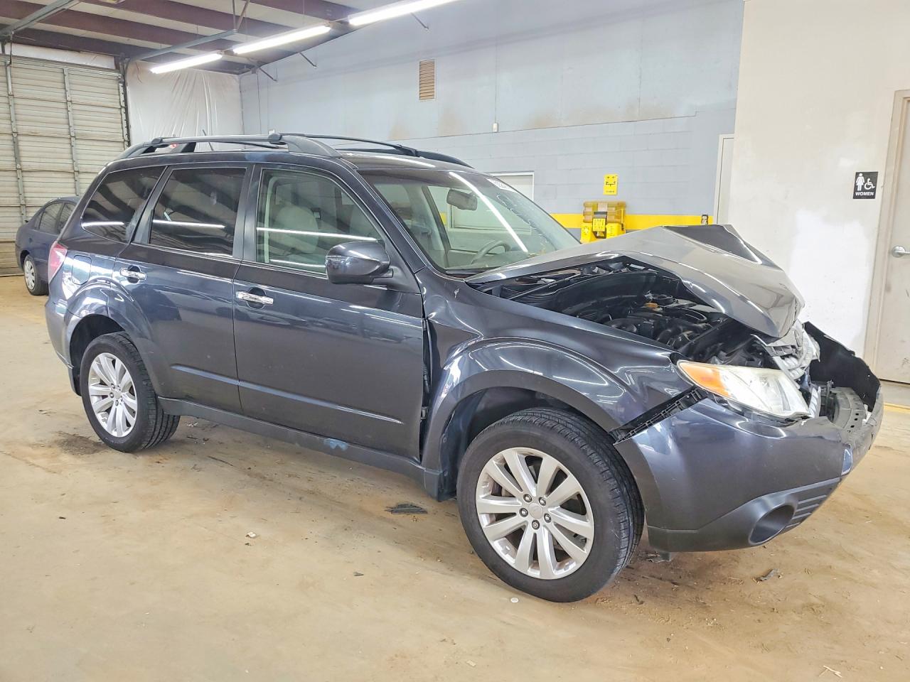 2012 Subaru Forester 2.5x Premium Charcoal vin: JF2SHBDC9CH412975