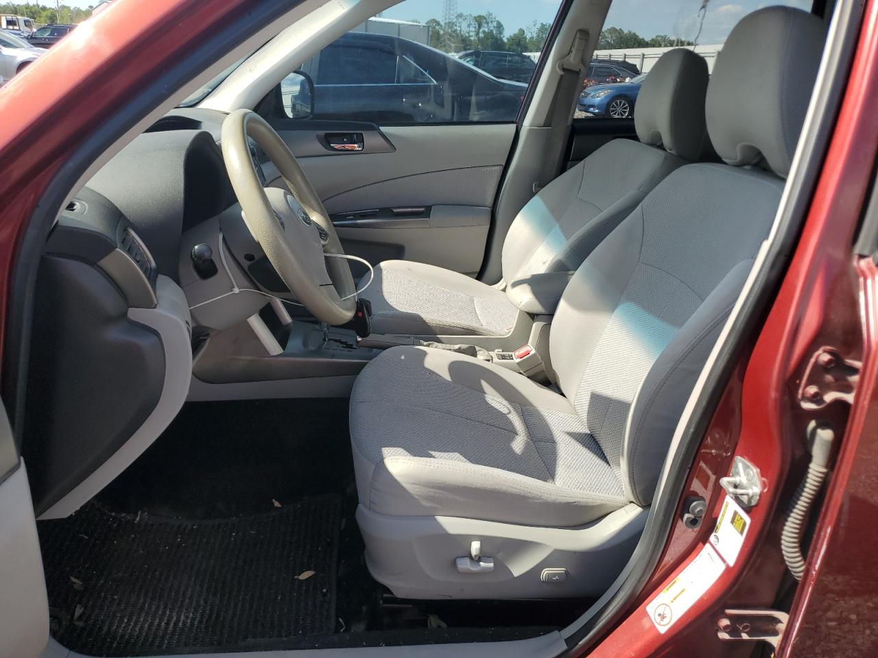 2012 Subaru Forester 2.5x Premium Burgundy vin: JF2SHBDC9CH413026