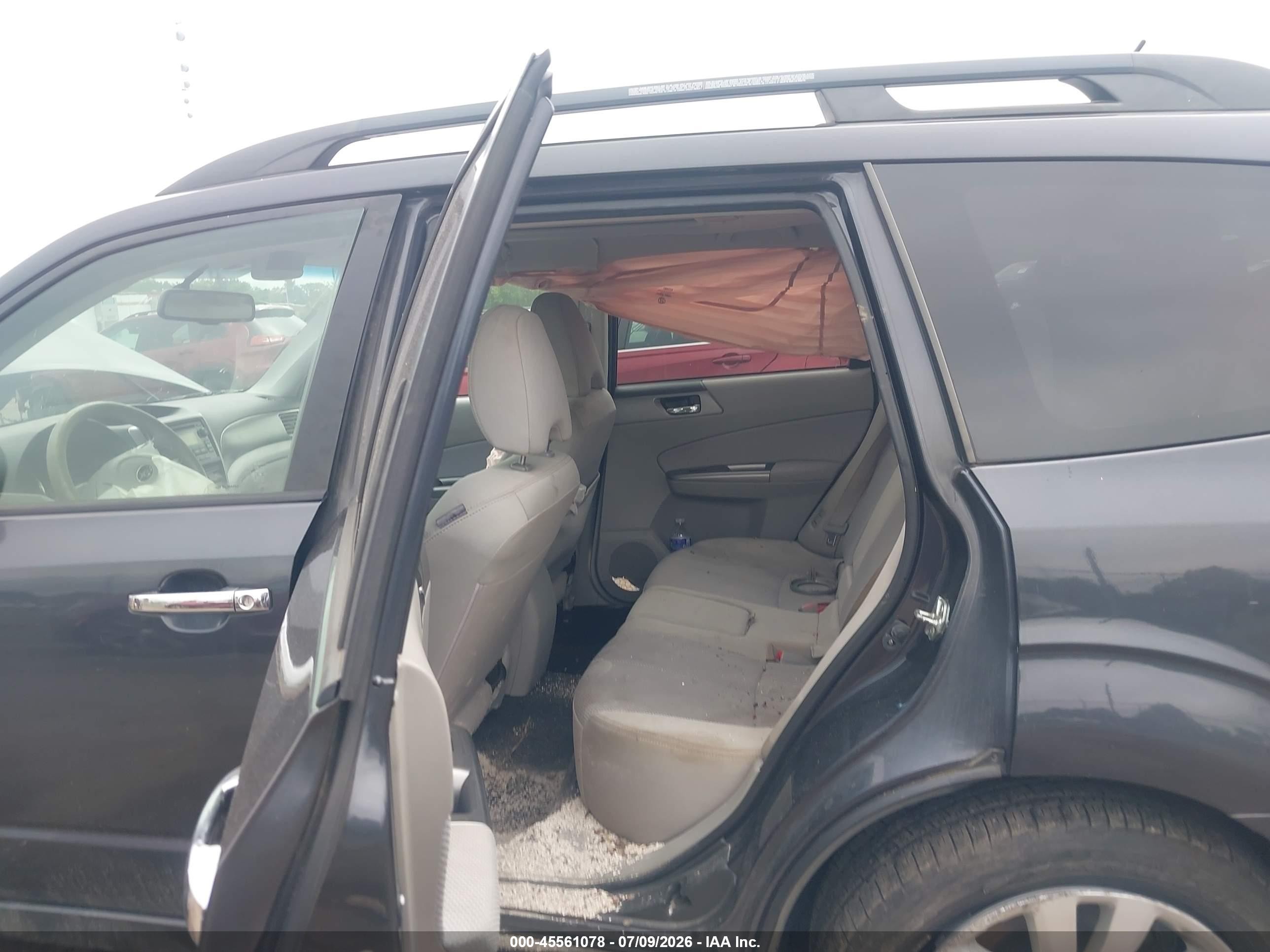 2012 Subaru Forester 2.5x Premium Navy vin: JF2SHBDC9CH444910