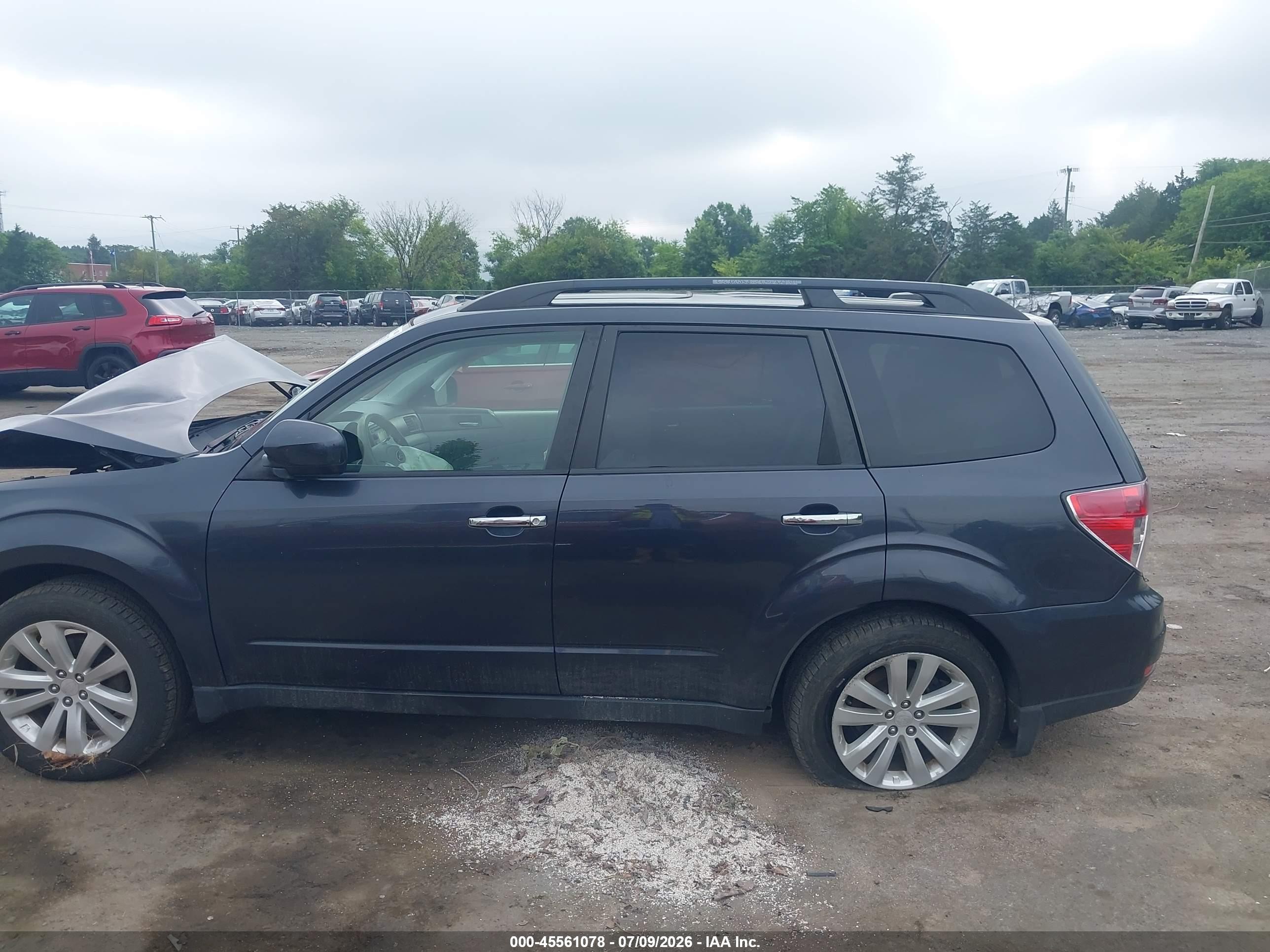 2012 Subaru Forester 2.5x Premium Navy vin: JF2SHBDC9CH444910