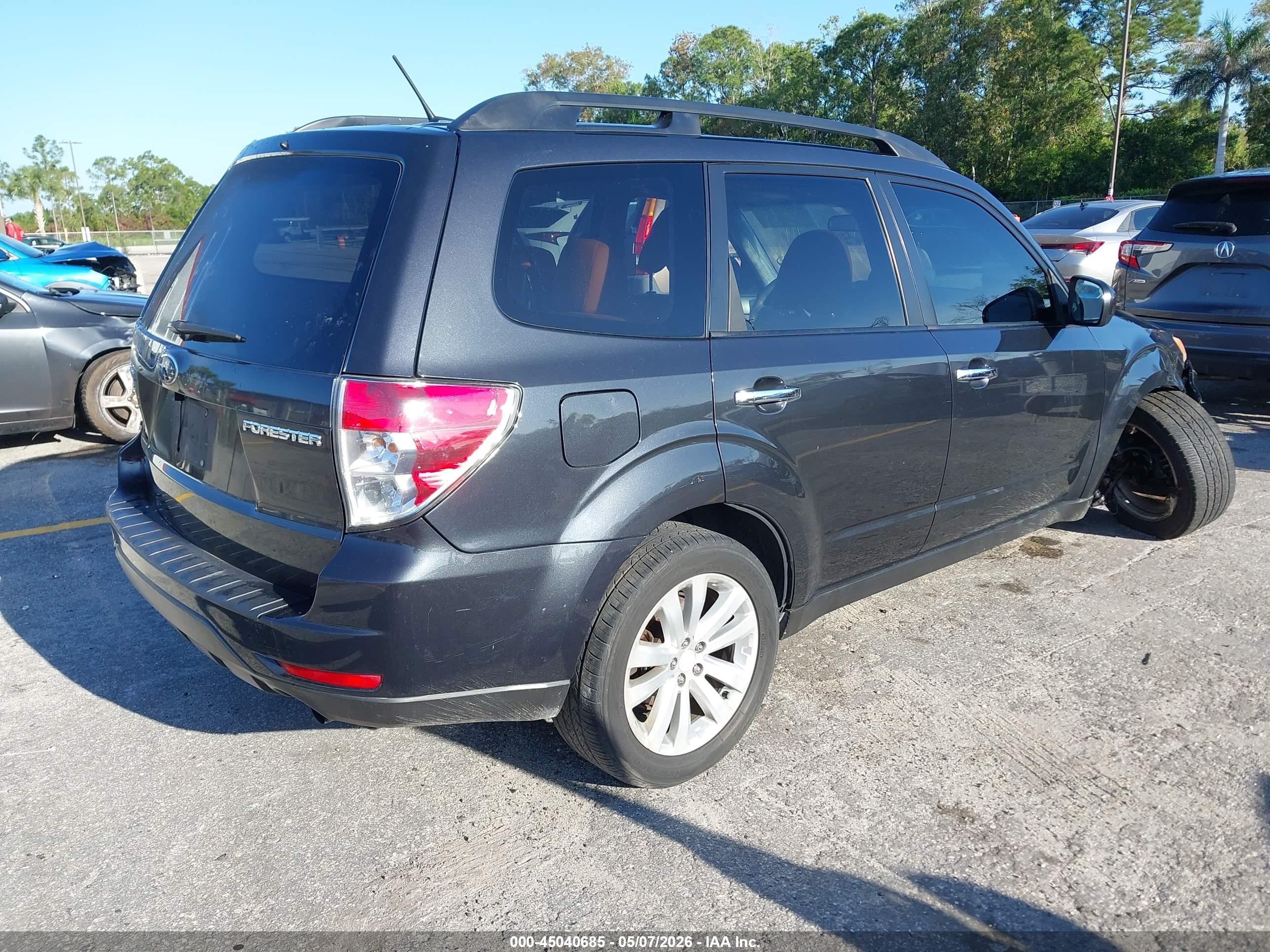 2011 Subaru Forester 2.5x Premium Black vin: JF2SHBDCXBH745183