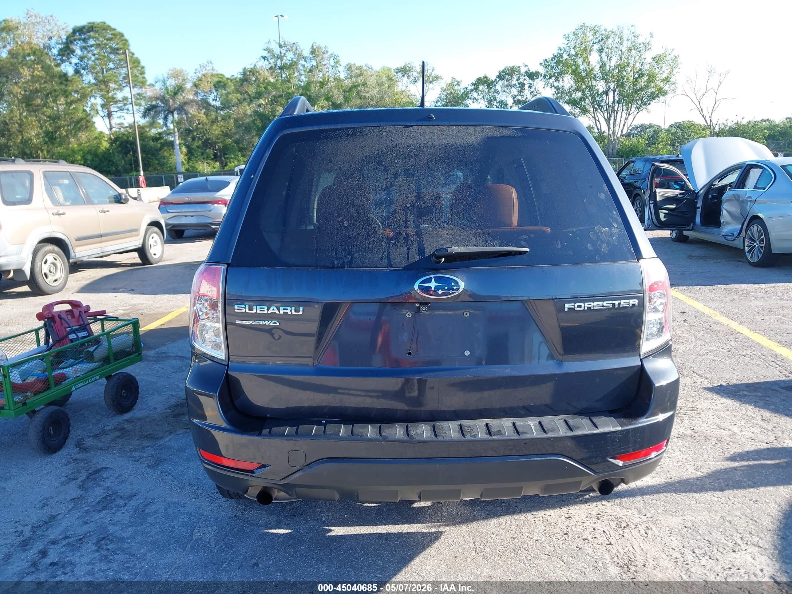 2011 Subaru Forester 2.5x Premium Black vin: JF2SHBDCXBH745183
