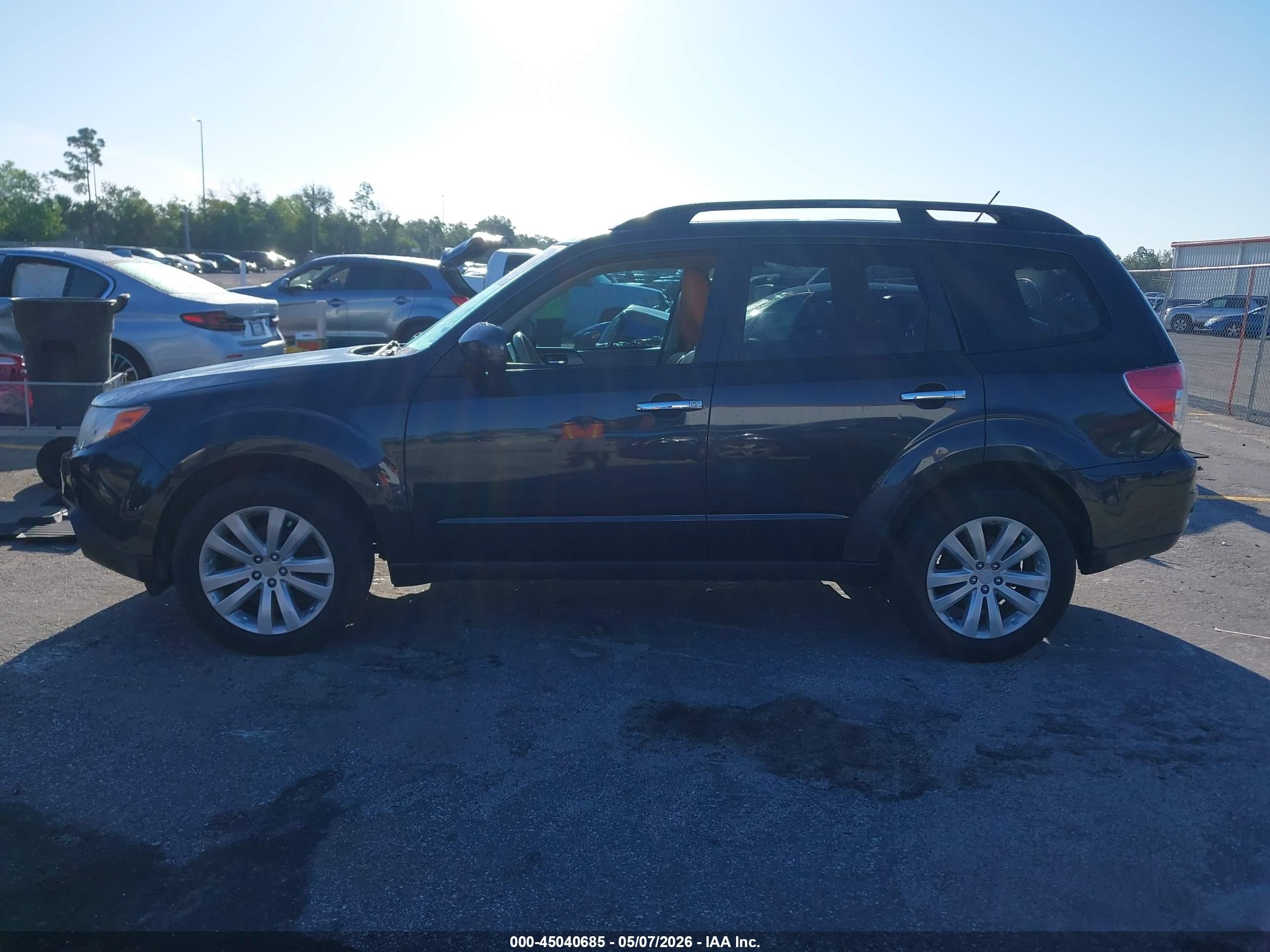 2011 Subaru Forester 2.5x Premium Black vin: JF2SHBDCXBH745183