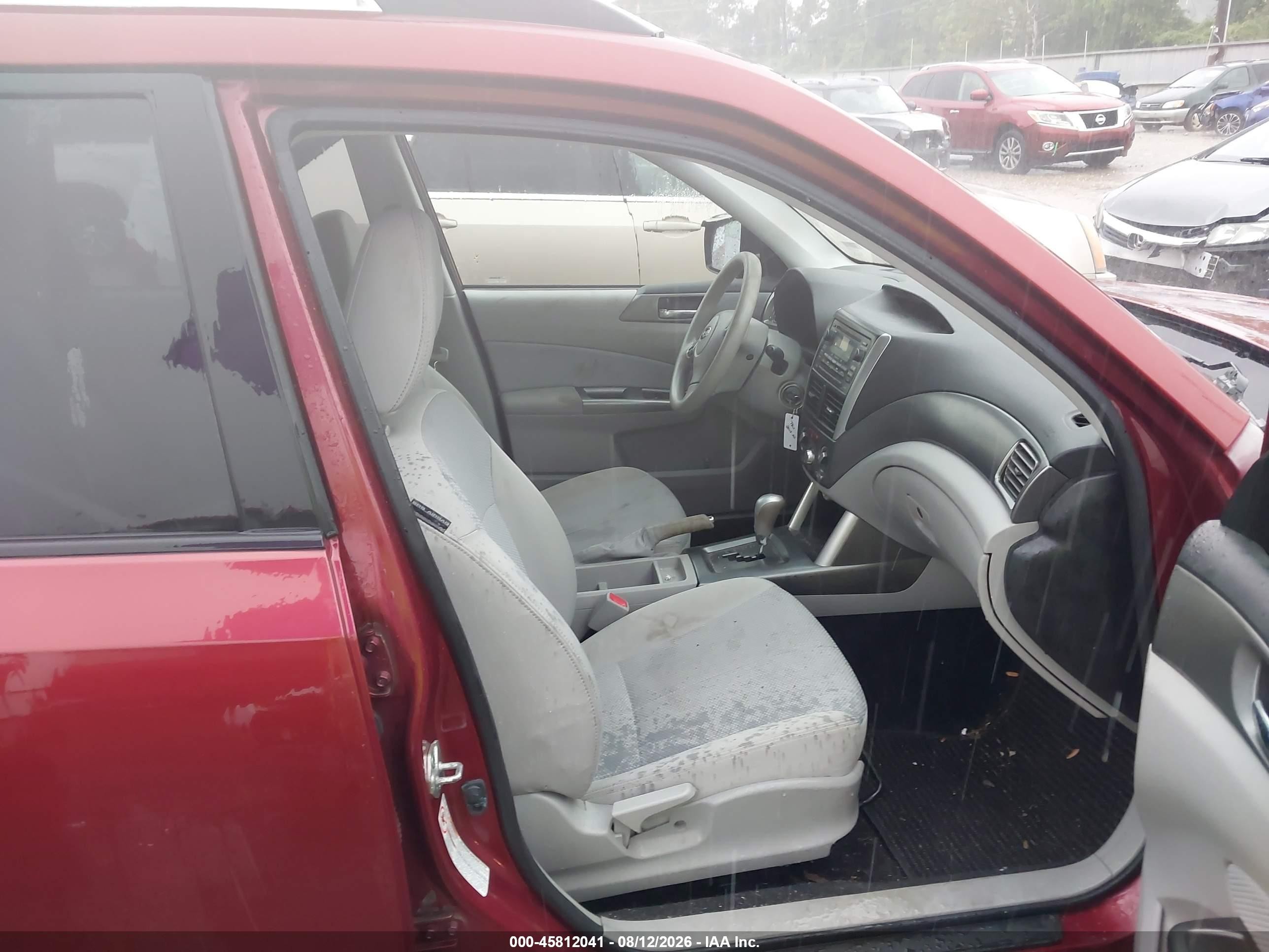 2011 Subaru Forester 2.5x Premium Burgundy vin: JF2SHBDCXBH747760
