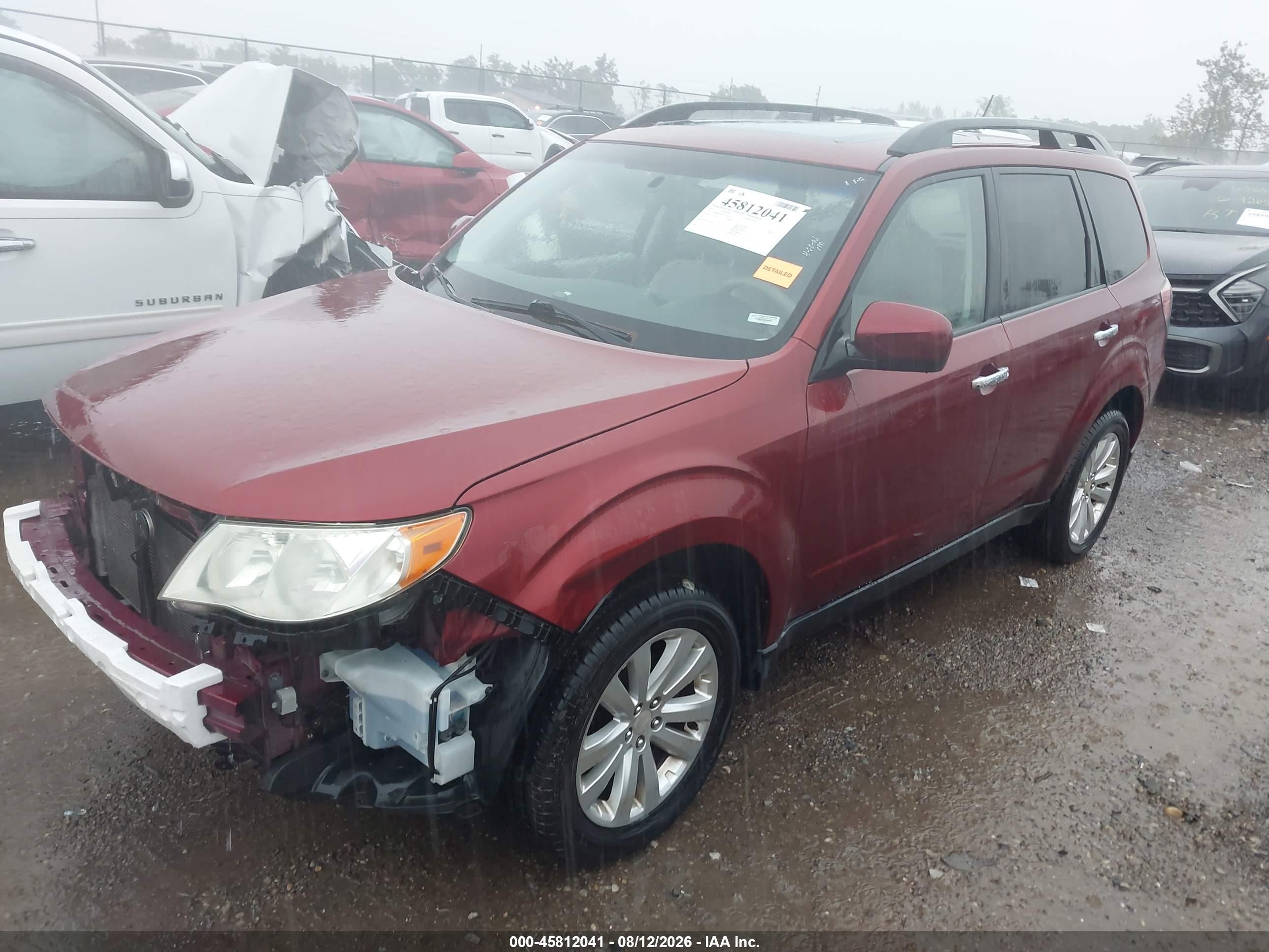 2011 Subaru Forester 2.5x Premium Burgundy vin: JF2SHBDCXBH747760