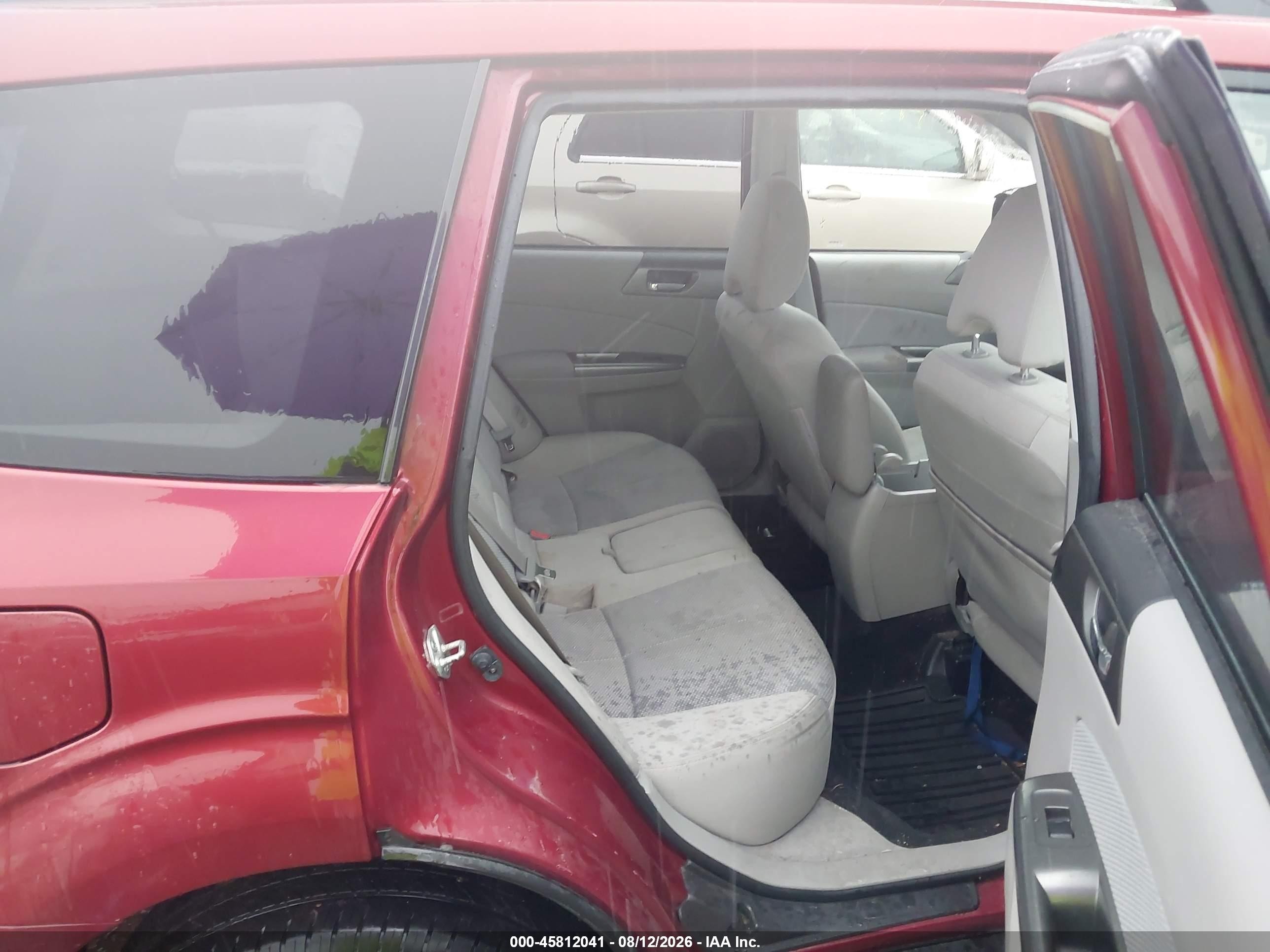 2011 Subaru Forester 2.5x Premium Burgundy vin: JF2SHBDCXBH747760