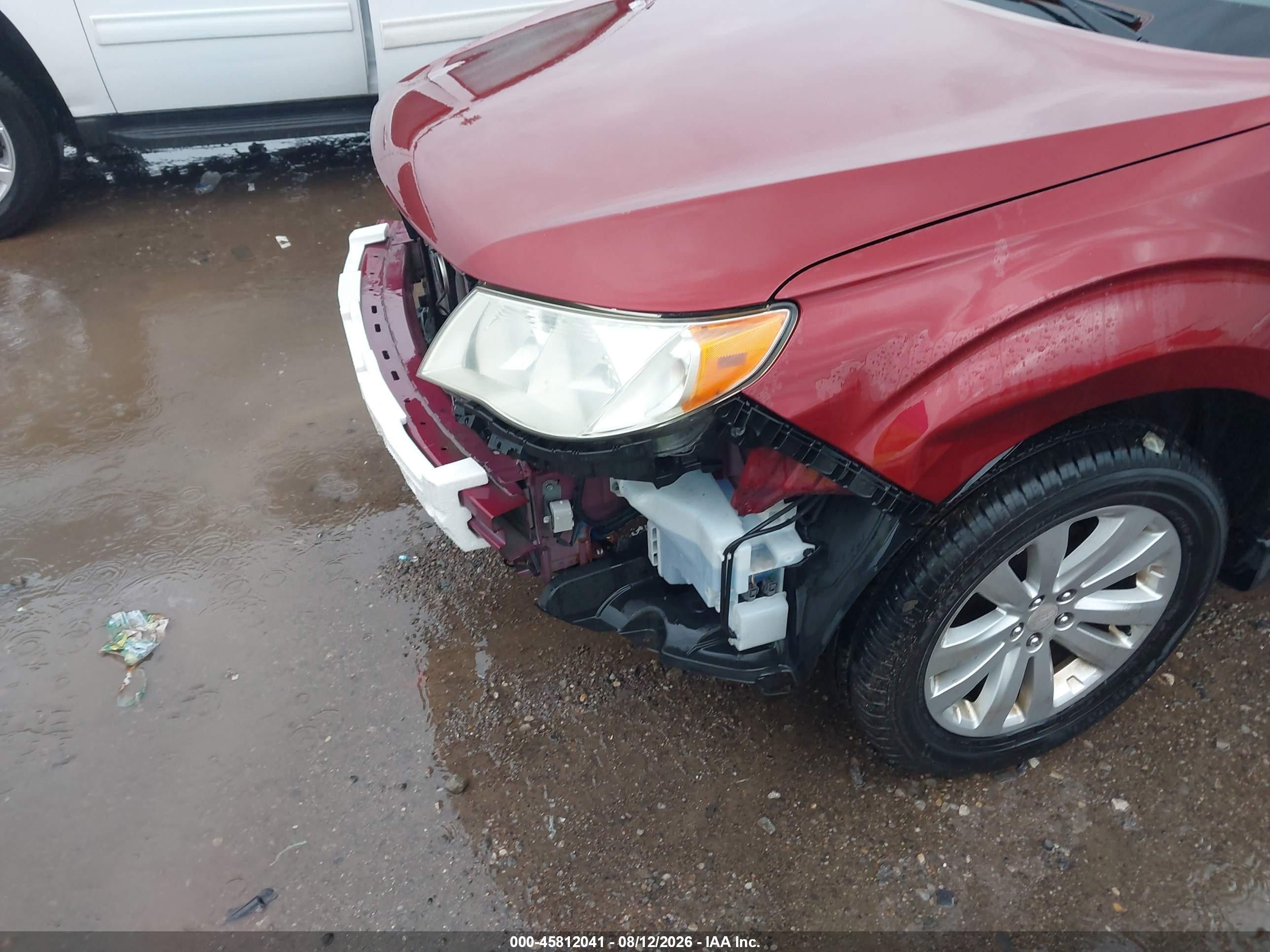 2011 Subaru Forester 2.5x Premium Burgundy vin: JF2SHBDCXBH747760