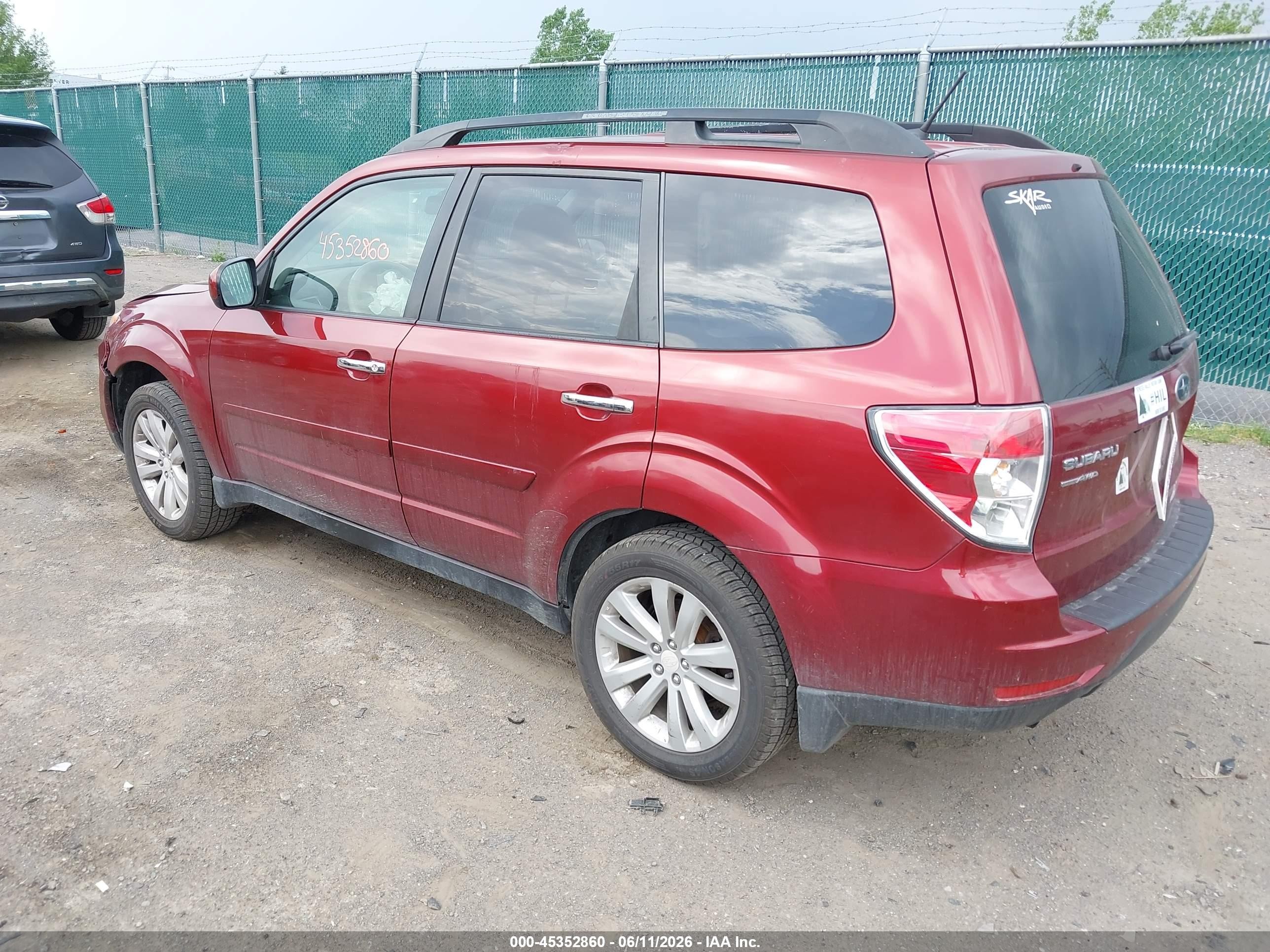 2012 Subaru Forester 2.5x Premium Red vin: JF2SHBDCXCH415979