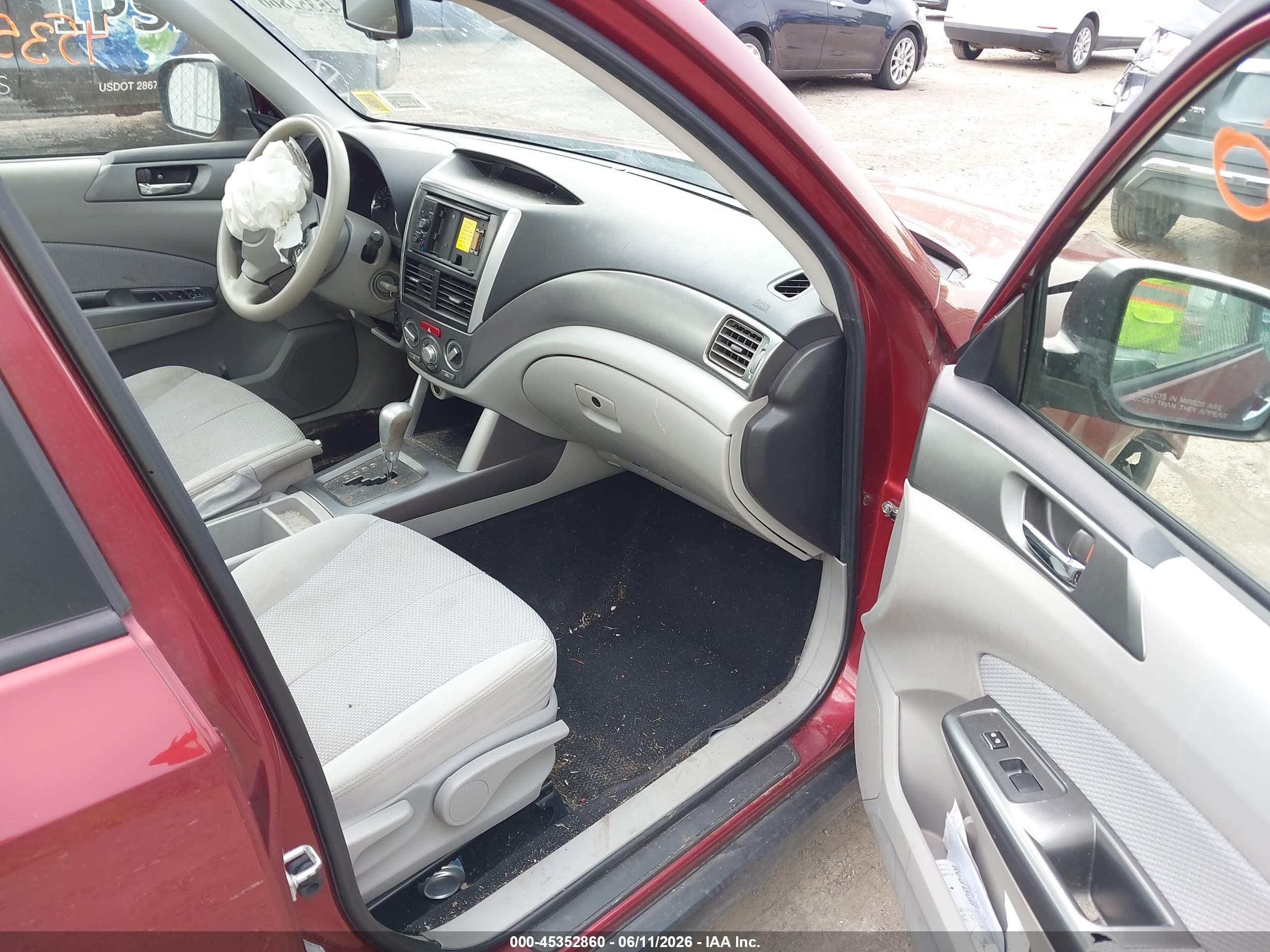 2012 Subaru Forester 2.5x Premium Red vin: JF2SHBDCXCH415979
