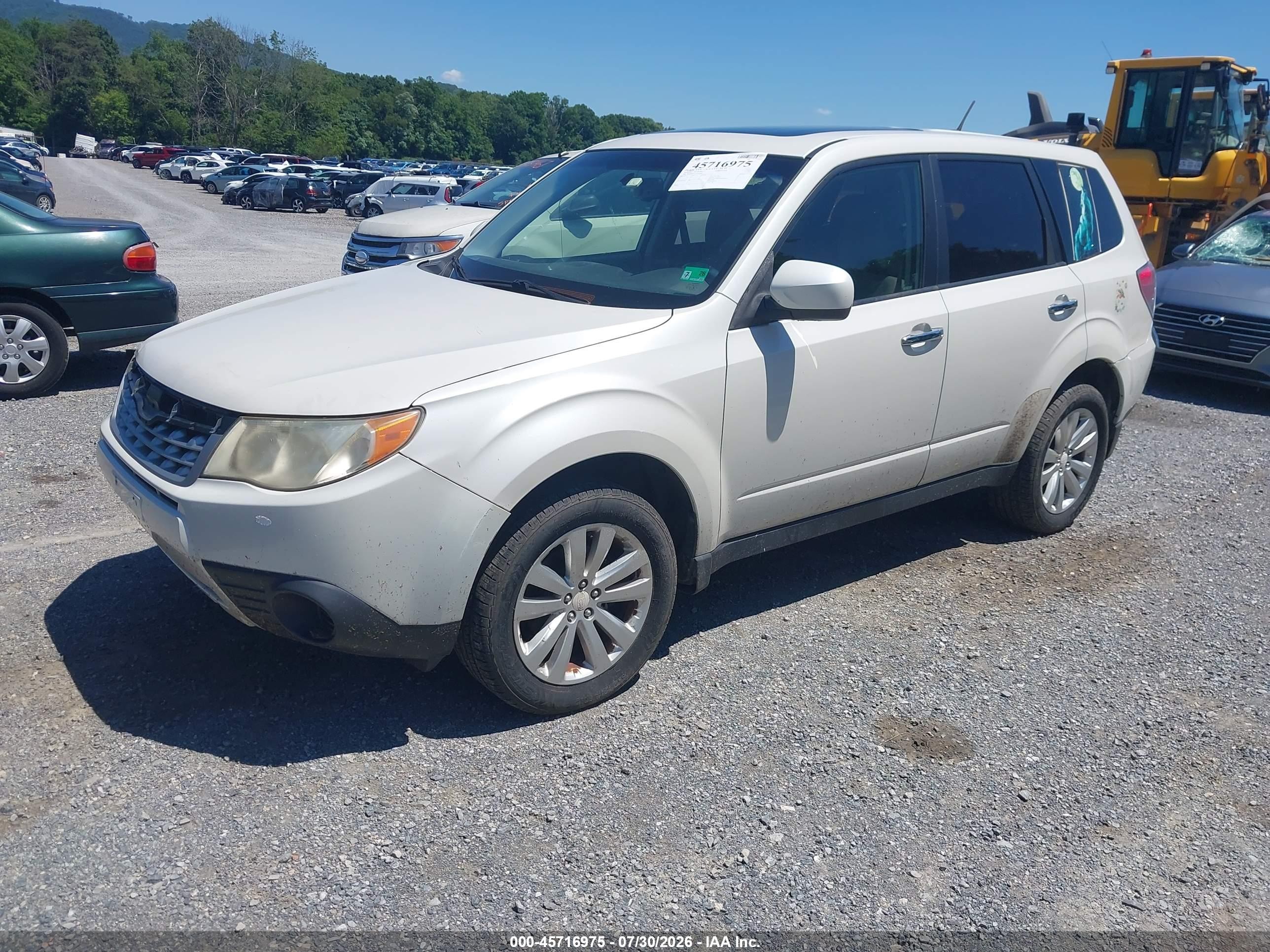 2012 Subaru Forester 2.5x Premium White vin: JF2SHBDCXCH454605