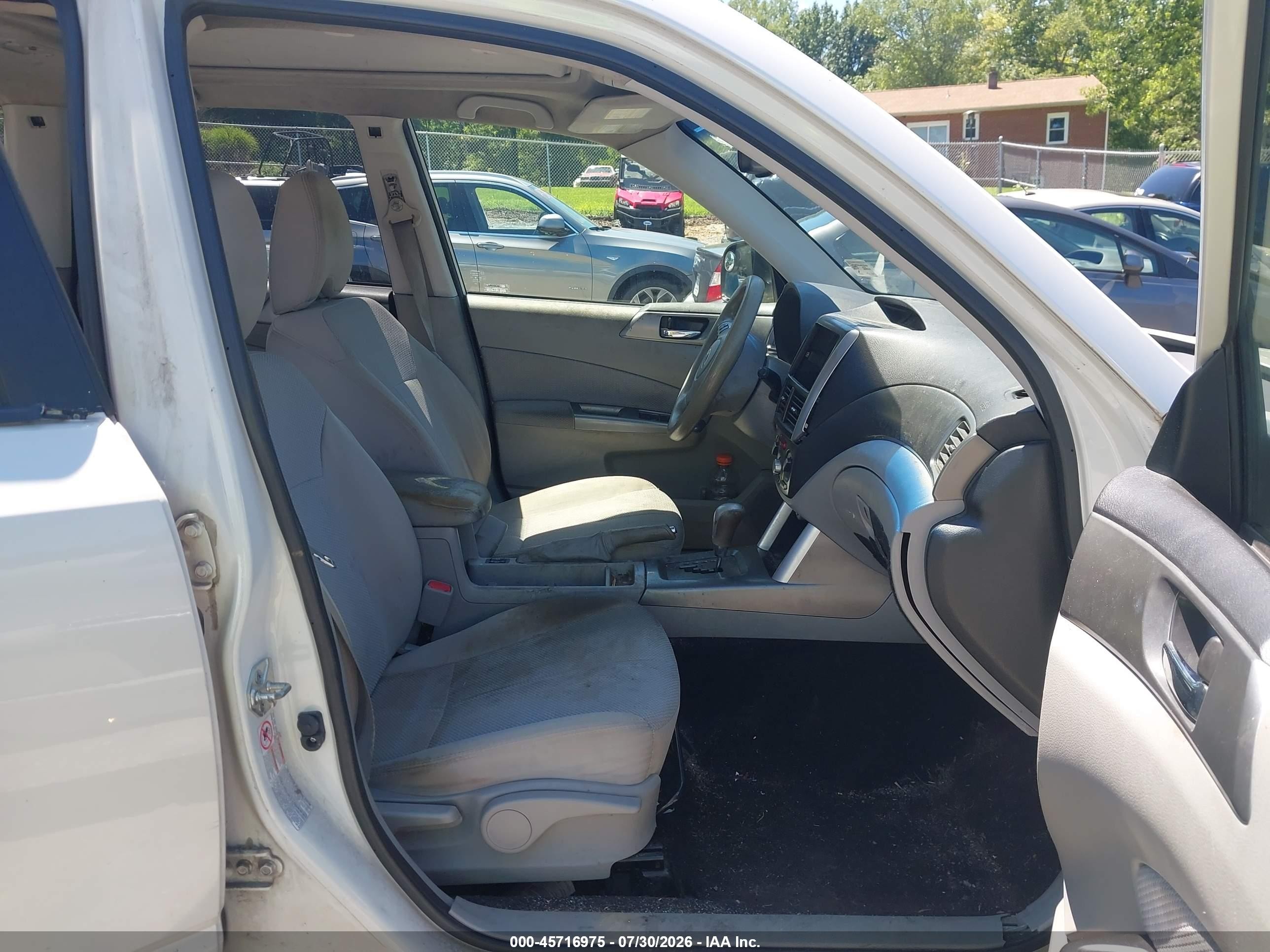 2012 Subaru Forester 2.5x Premium White vin: JF2SHBDCXCH454605