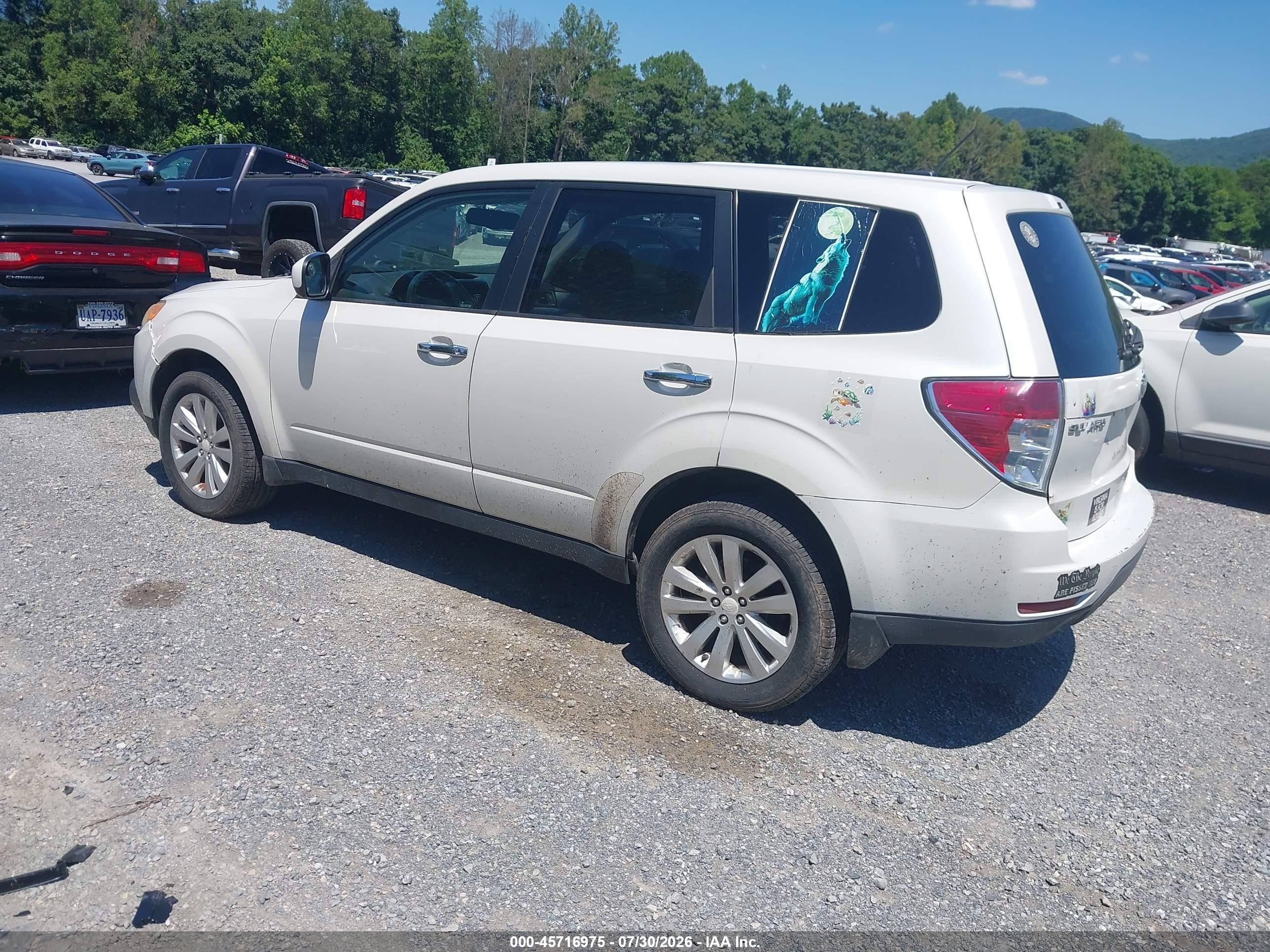 2012 Subaru Forester 2.5x Premium White vin: JF2SHBDCXCH454605