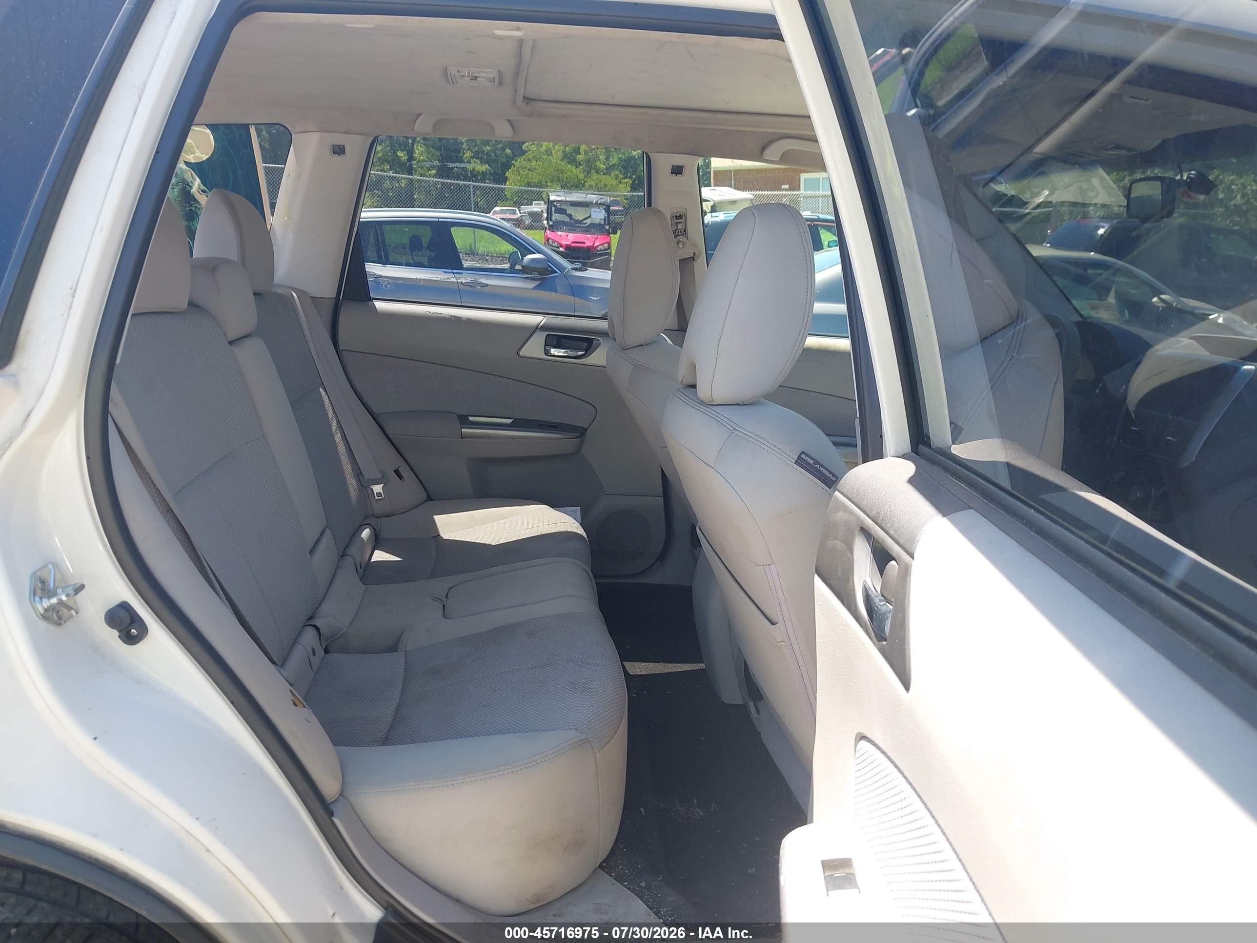 2012 Subaru Forester 2.5x Premium White vin: JF2SHBDCXCH454605