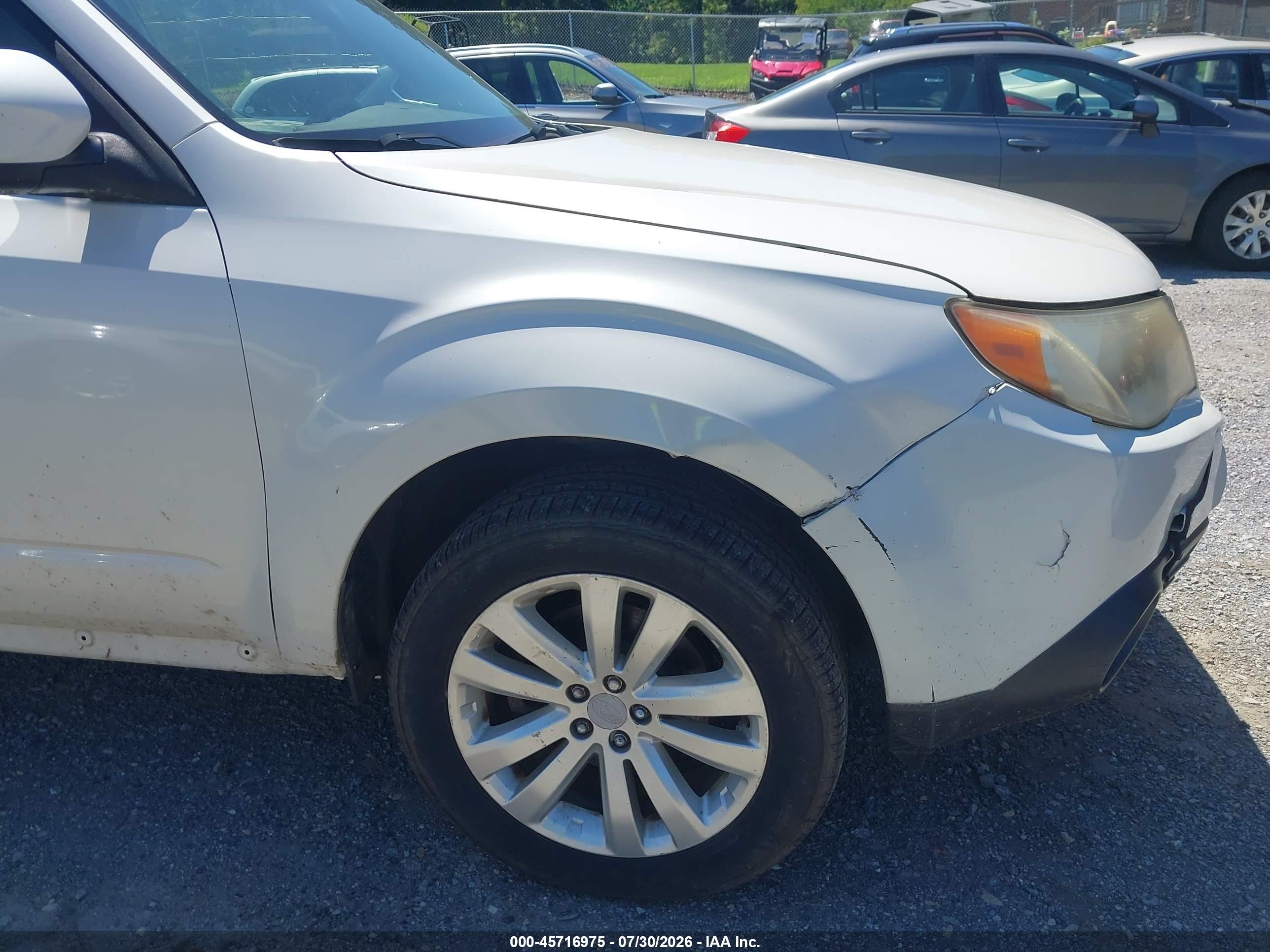 2012 Subaru Forester 2.5x Premium White vin: JF2SHBDCXCH454605