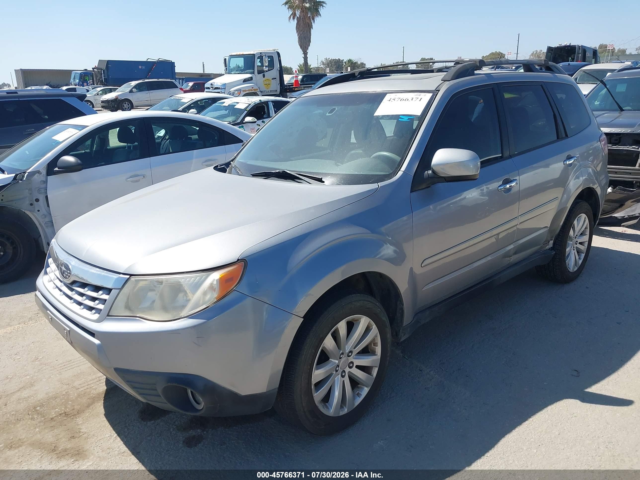 2011 Subaru Forester 2.5x Limited Gray vin: JF2SHBEC0BH738435