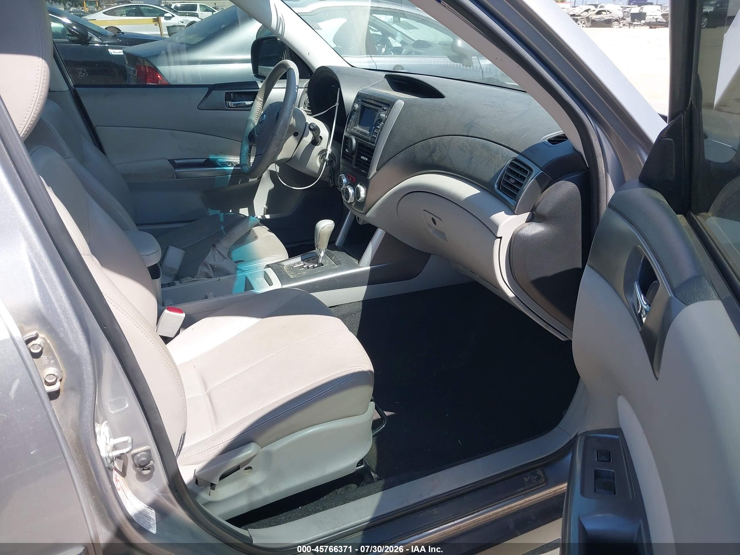 2011 Subaru Forester 2.5x Limited Gray vin: JF2SHBEC0BH738435