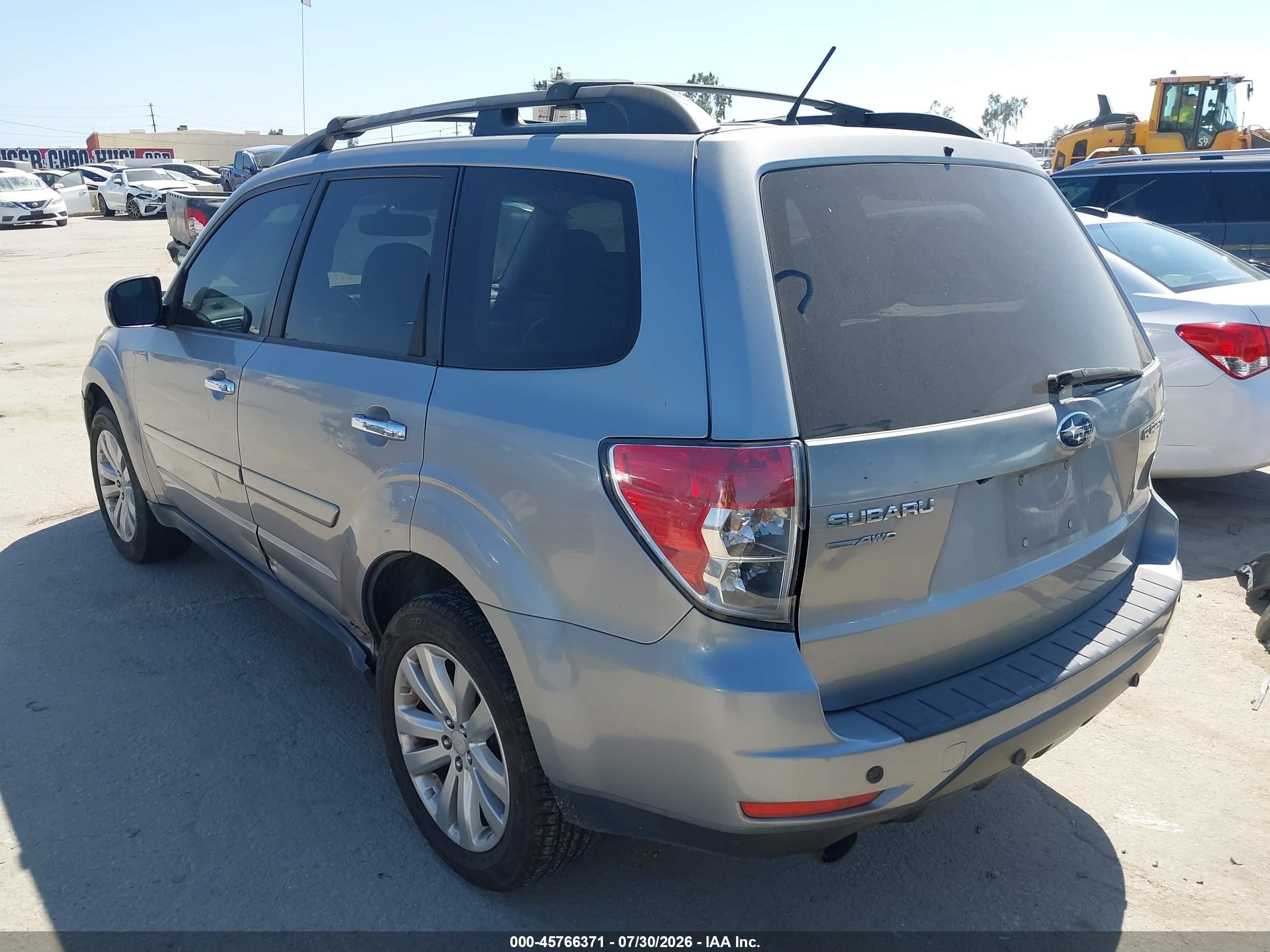 2011 Subaru Forester 2.5x Limited Gray vin: JF2SHBEC0BH738435