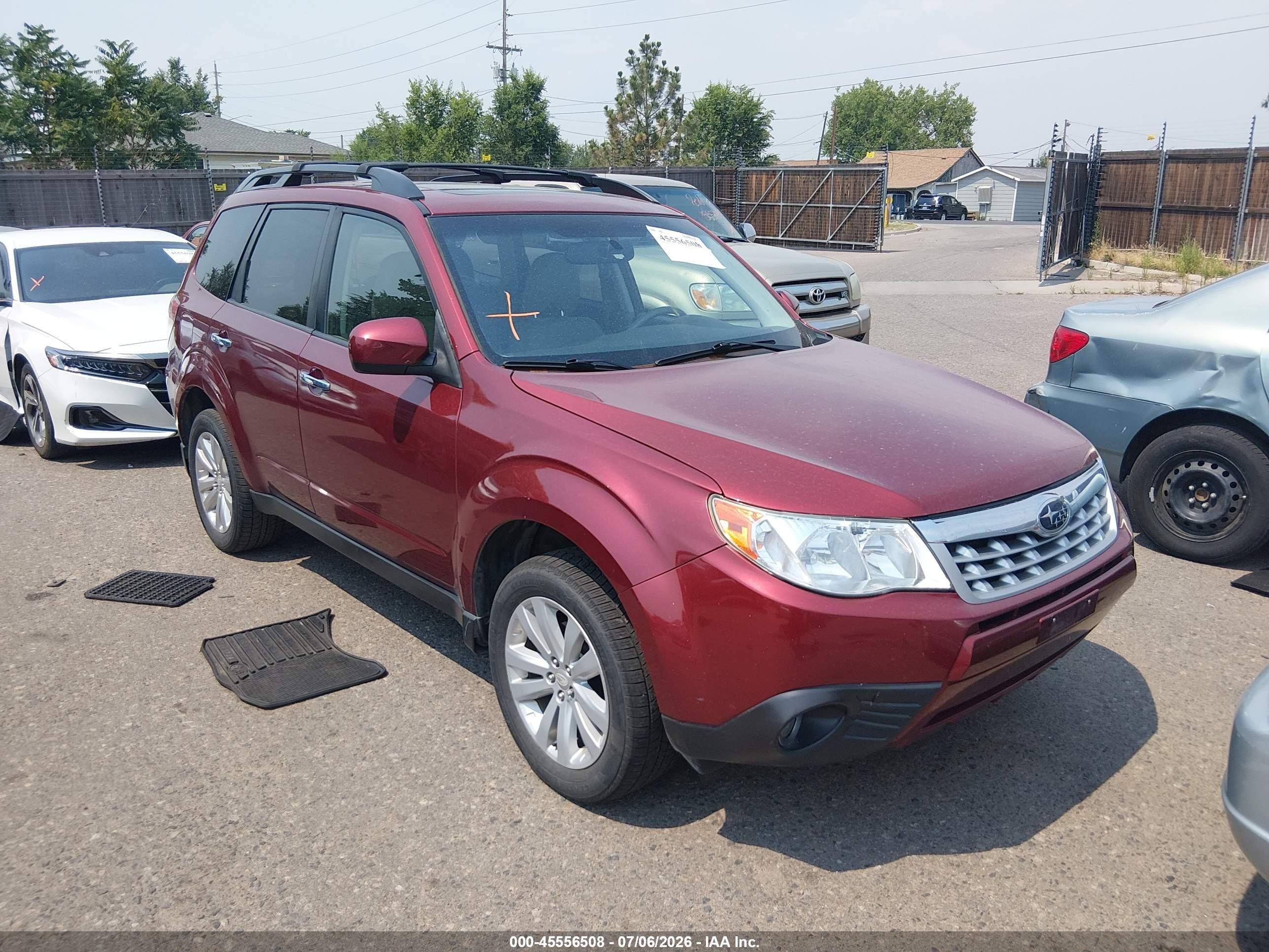 2012 Subaru Forester 2.5x Limited Red vin: JF2SHBEC2CH444195