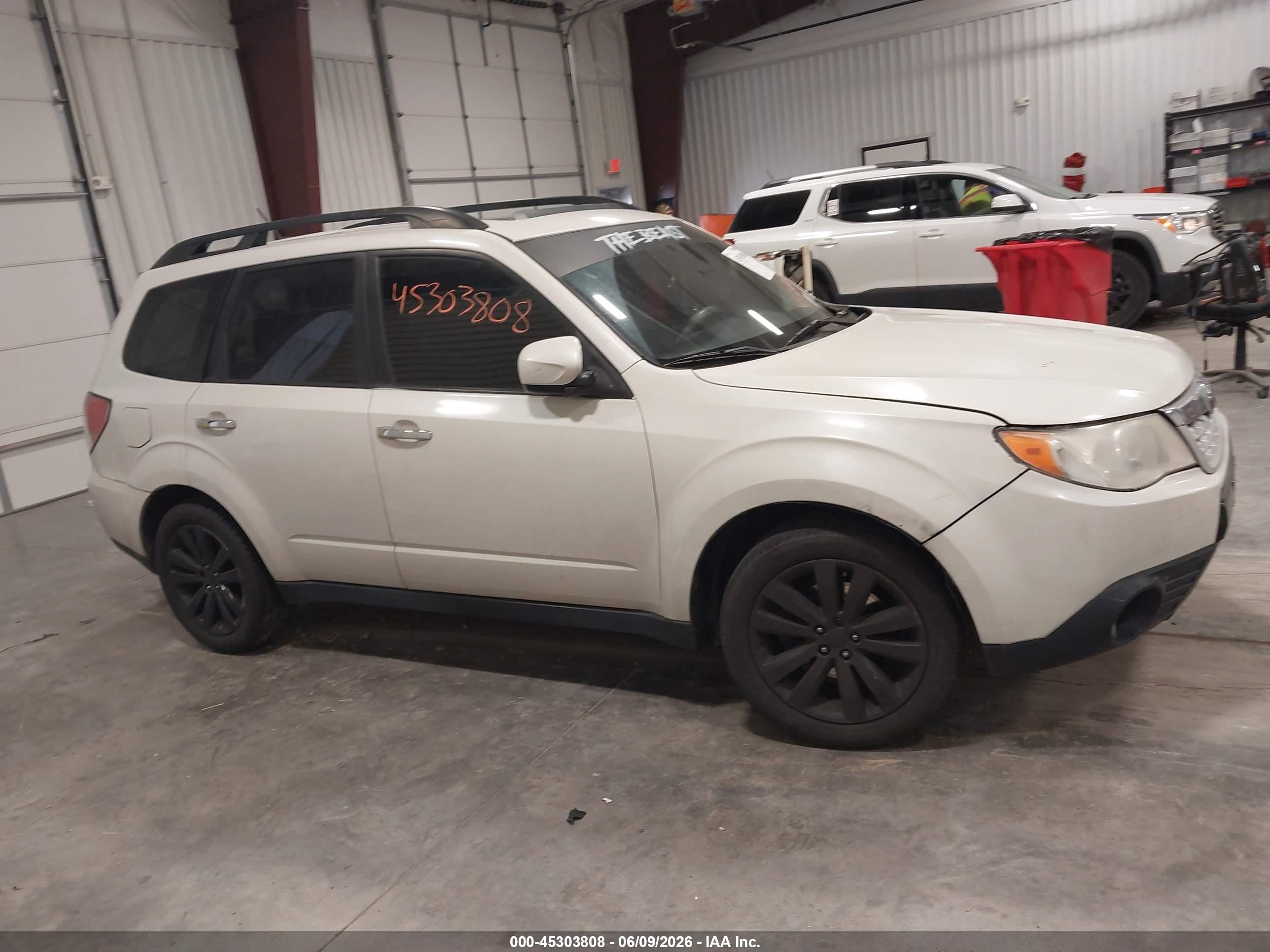 2012 Subaru Forester 2.5x Limited White vin: JF2SHBEC5CH405245