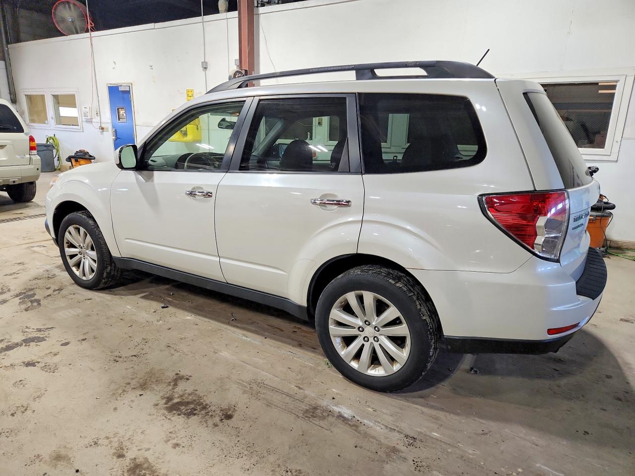 2012 Subaru Forester Limited White vin: JF2SHBEC5CH440948