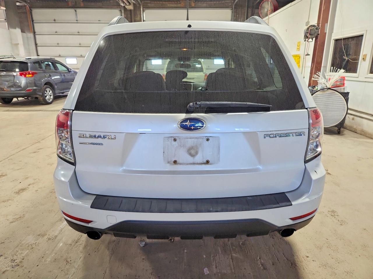 2012 Subaru Forester Limited White vin: JF2SHBEC5CH440948