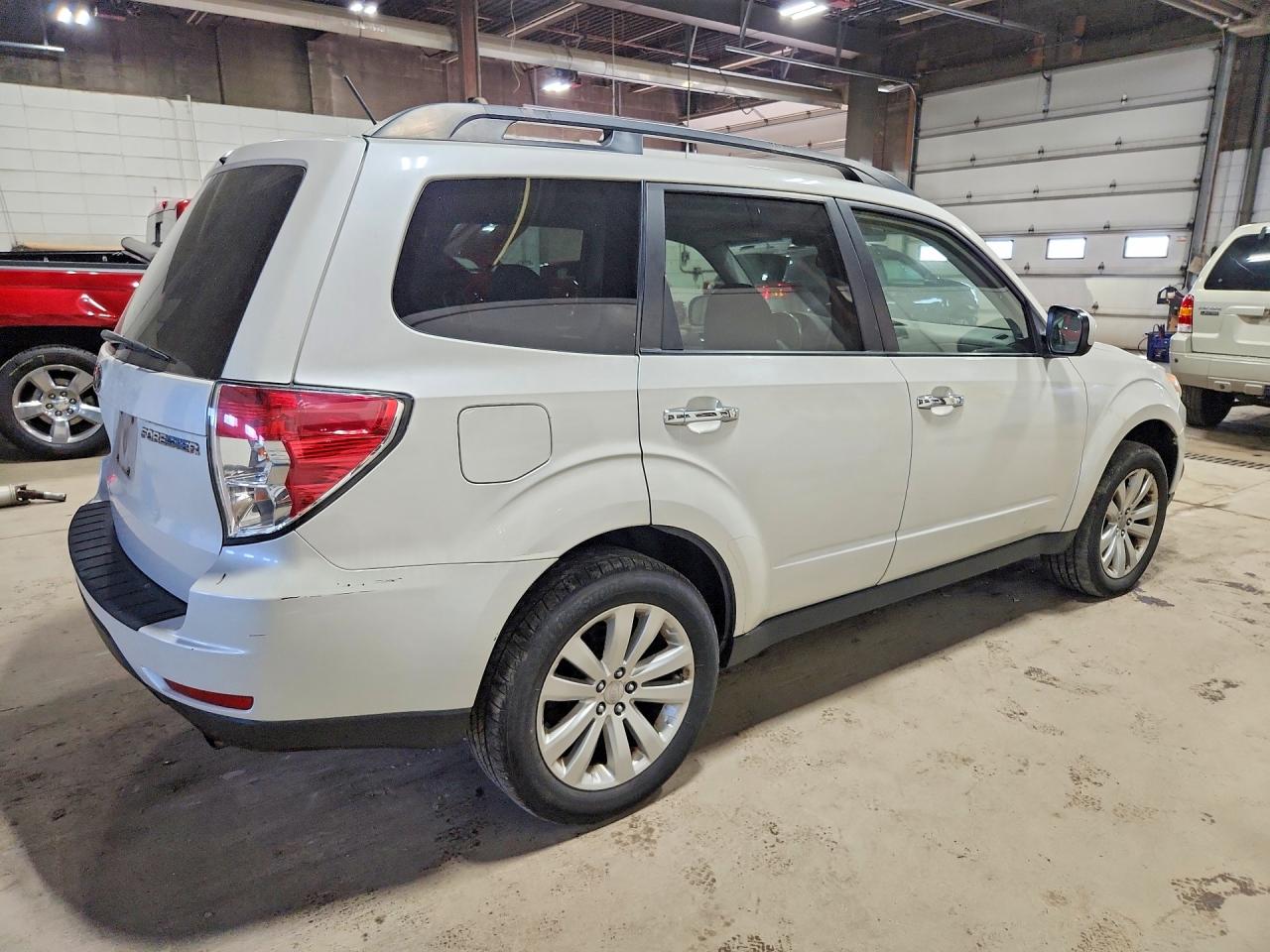 2012 Subaru Forester Limited White vin: JF2SHBEC5CH440948