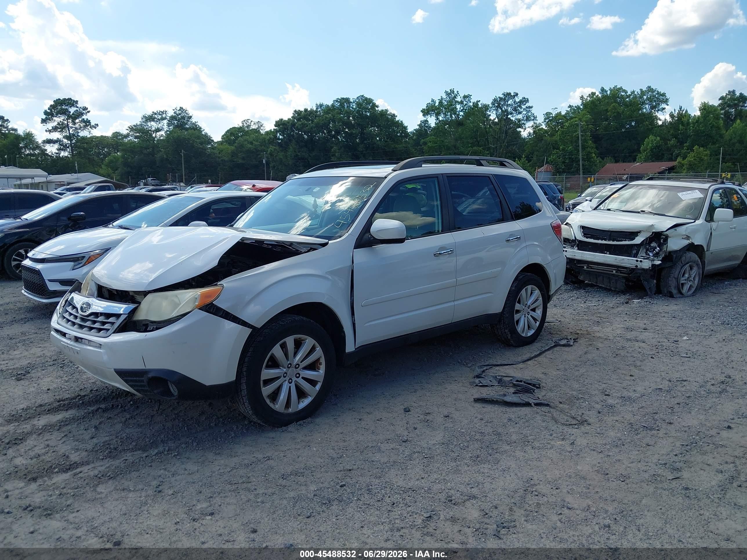 2012 Subaru Forester 2.5x Limited Белый vin: JF2SHBEC9CH450155