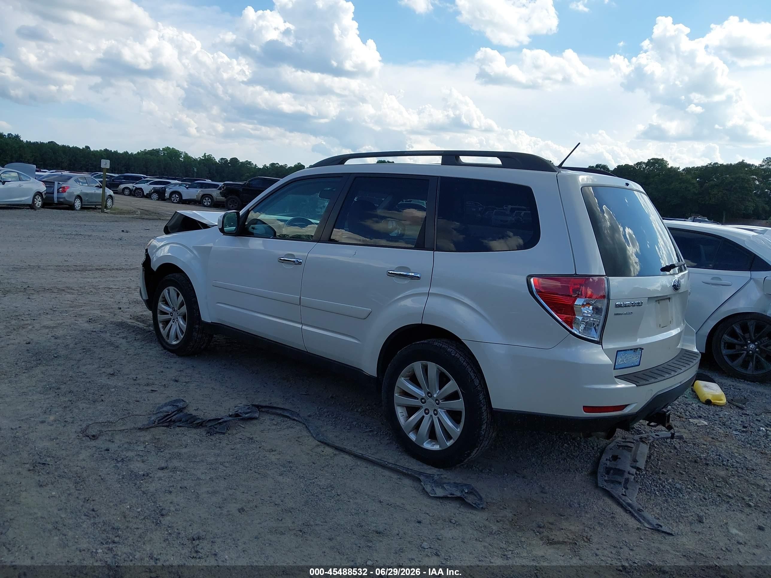 2012 Subaru Forester 2.5x Limited Белый vin: JF2SHBEC9CH450155