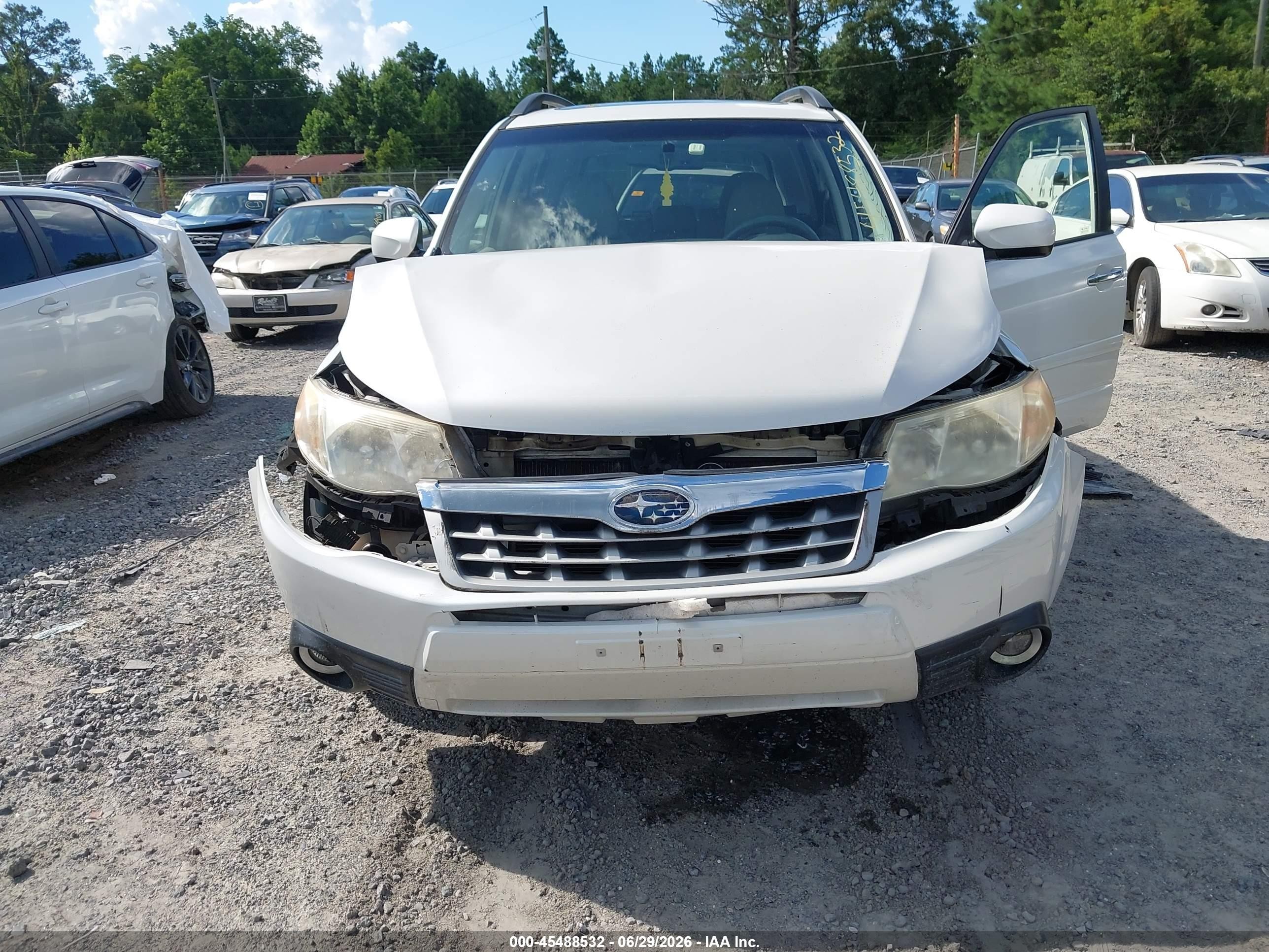 2012 Subaru Forester 2.5x Limited Белый vin: JF2SHBEC9CH450155