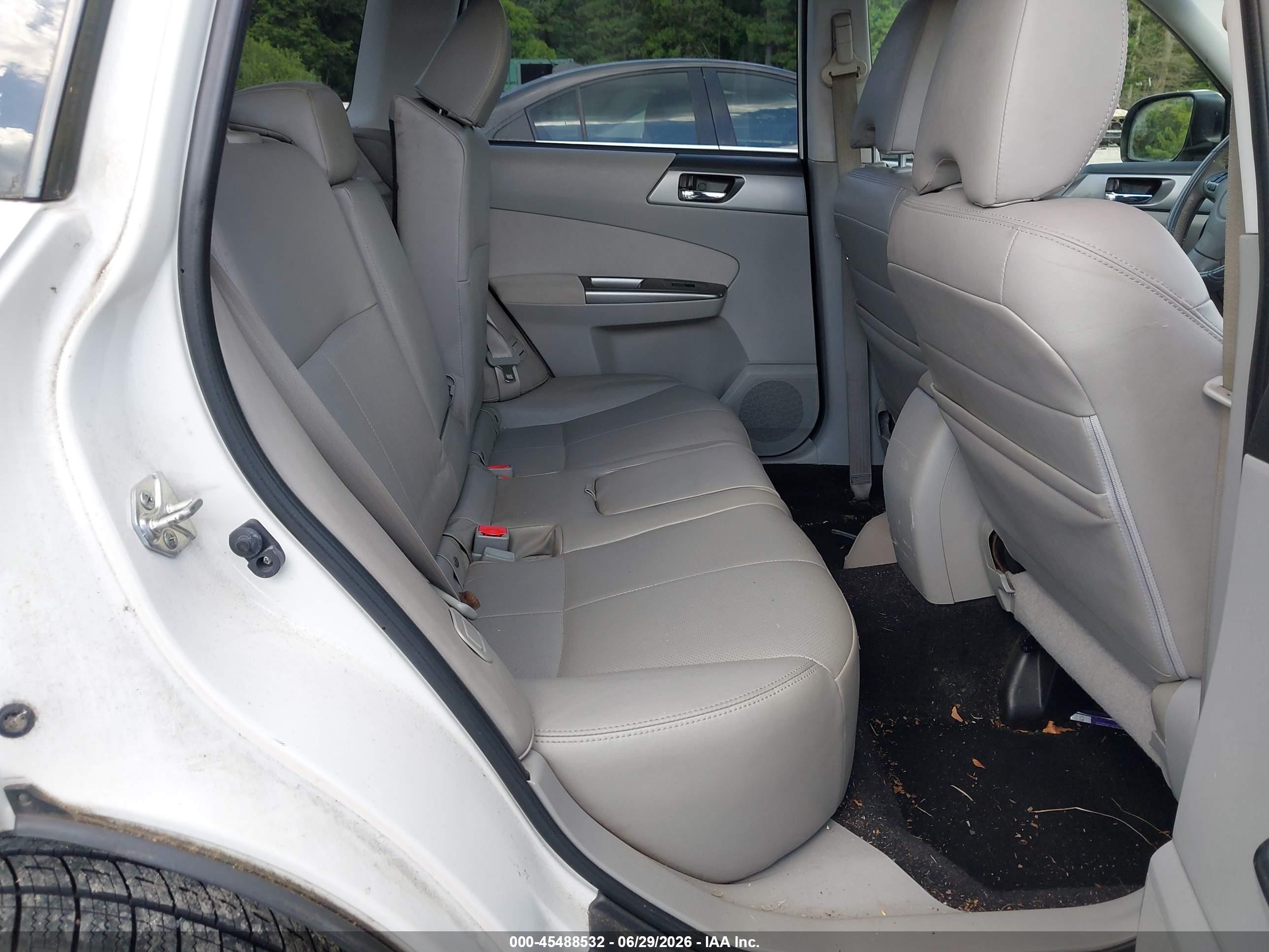 2012 Subaru Forester 2.5x Limited Белый vin: JF2SHBEC9CH450155