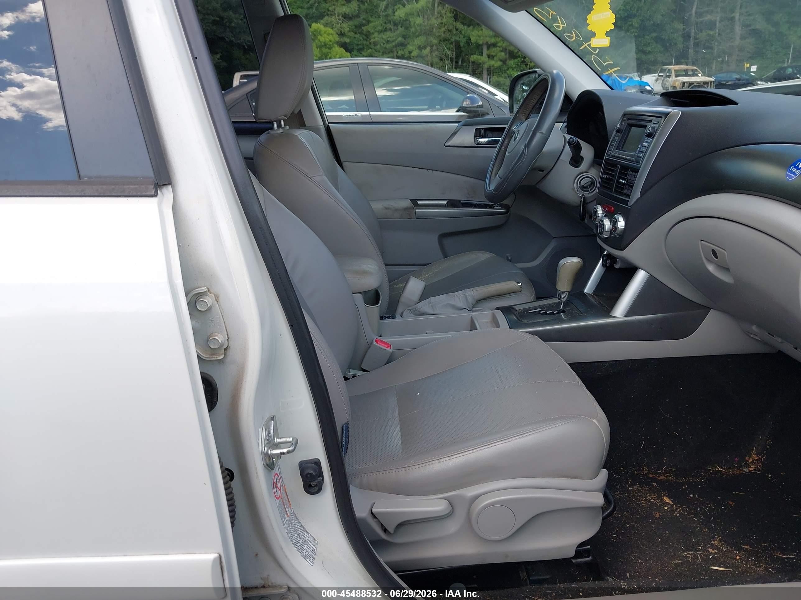 2012 Subaru Forester 2.5x Limited Белый vin: JF2SHBEC9CH450155
