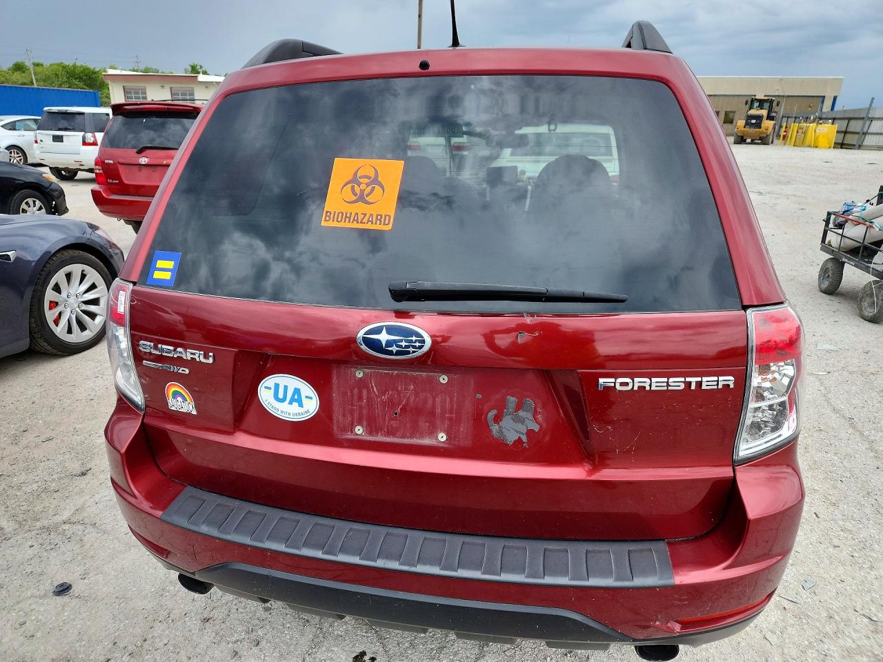 2011 Subaru Forester Limited Maroon vin: JF2SHBECXBH703515